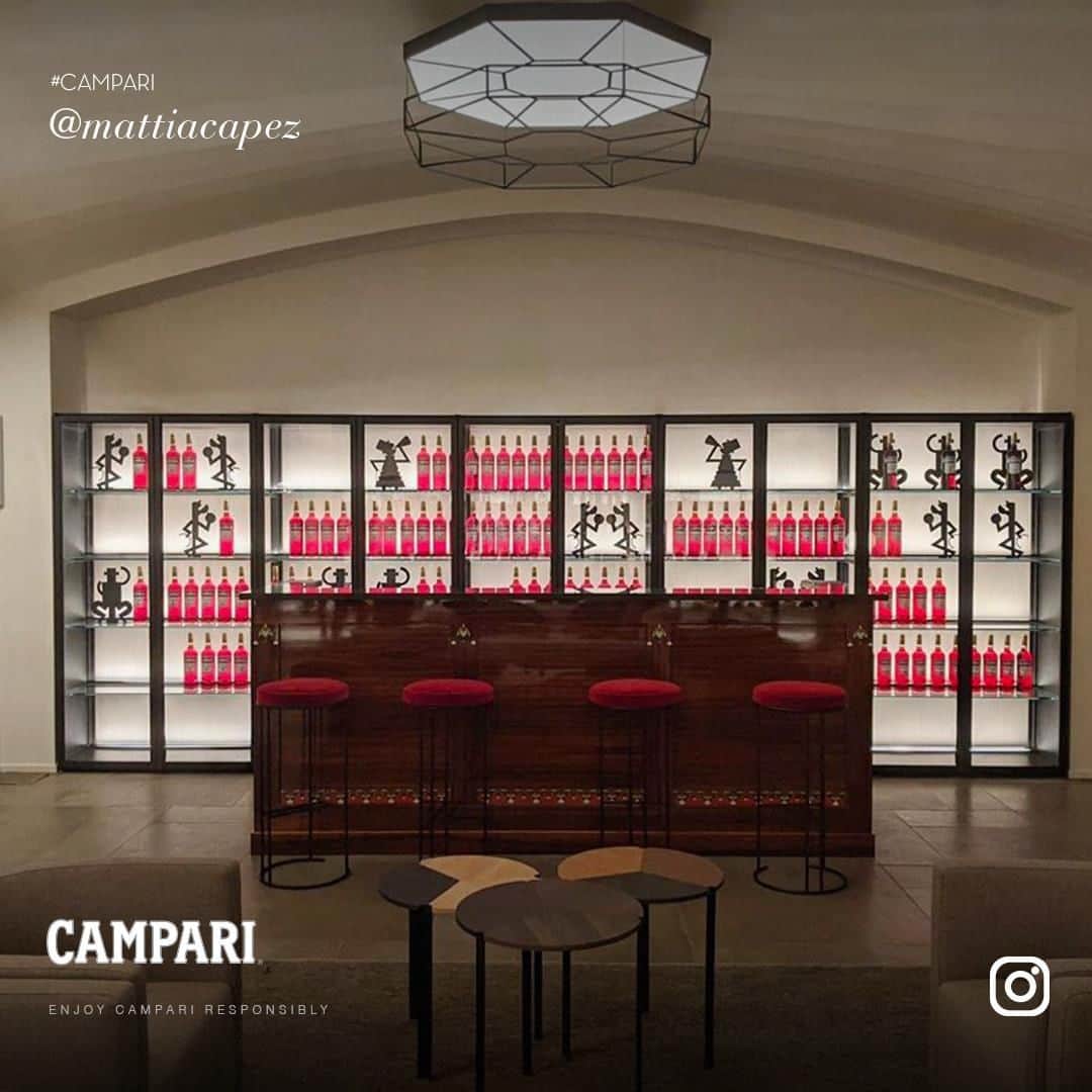 Campari Japanさんのインスタグラム写真 - (Campari JapanInstagram)「ミラノにある #カンパリーノ では、160年の時代を超えたミラノスタイルのエレガントさとカンパリの独特な苦味をカクテルと一緒にお楽しみ下さい。」3月23日 18時00分 - camparijapan