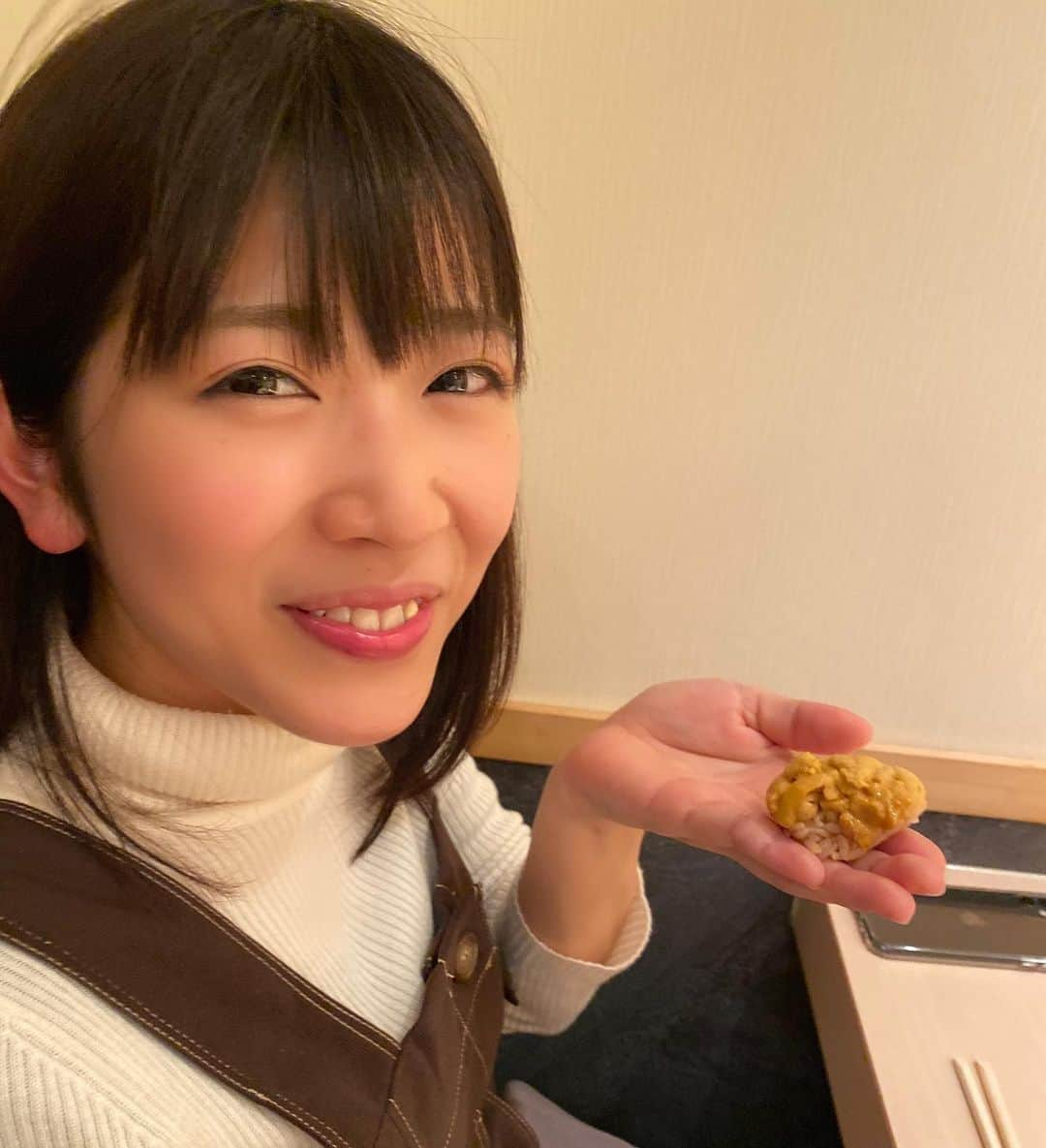 佐藤美樹さんのインスタグラム写真 - (佐藤美樹Instagram)「先週はお彼岸なので帰省→妹が東京へ遊びに👭忙しさを言い訳にせず、お婆ちゃんにも出来るだけ元気な姿を見せてあげたいなぁと思います。 ୨୧┈┈┈┈┈┈┈┈┈┈┈┈୨୧ #妹とお寿司  #大好きなお婆ちゃん  #会えて嬉しい  #福島  #帰省  #大切な人との時間  #永遠には続かない  #家族  #佐藤家  #佐藤美樹」3月23日 18時00分 - satomiki0224