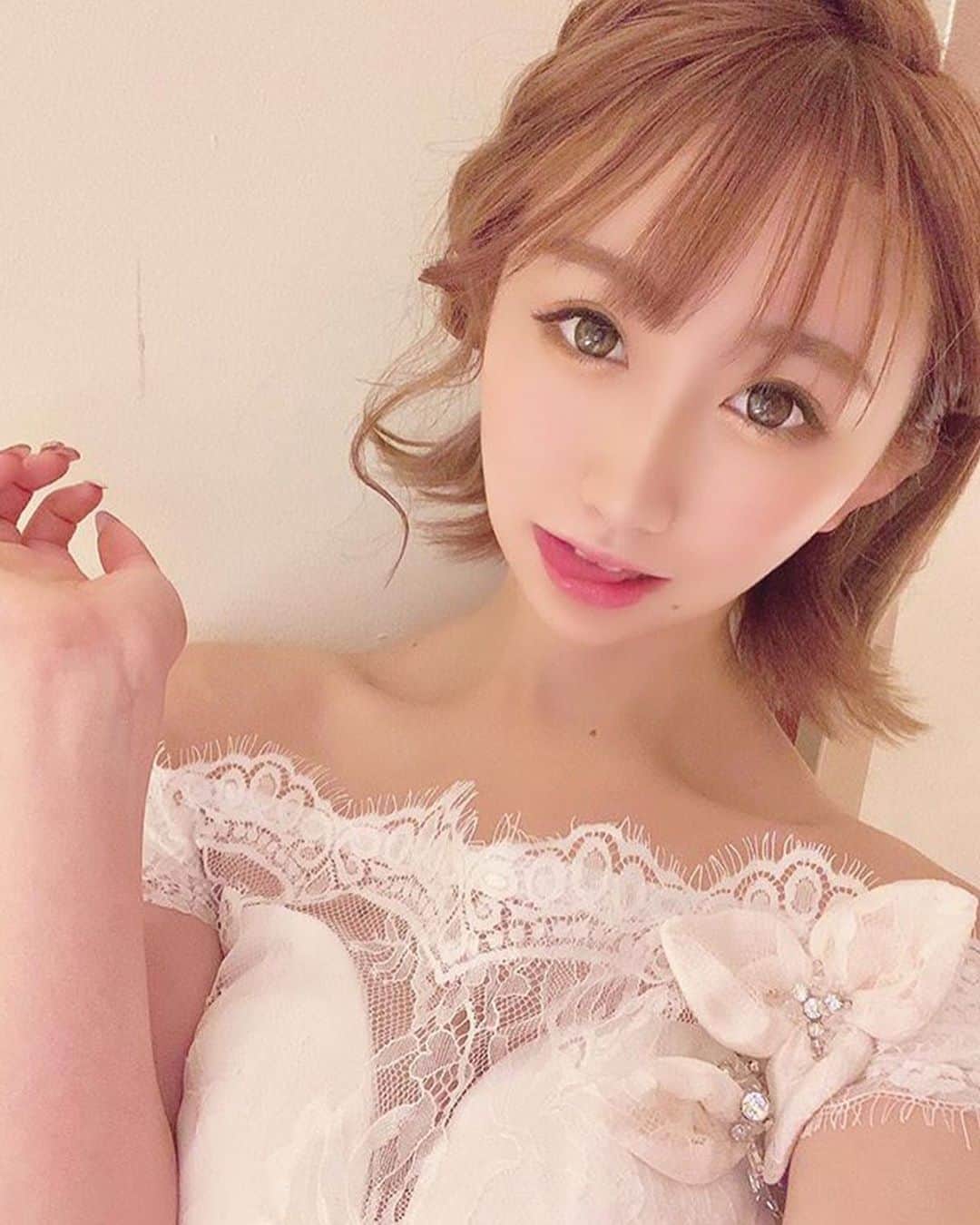 神出鬼没の【キャバ図鑑】のグルメインスタ