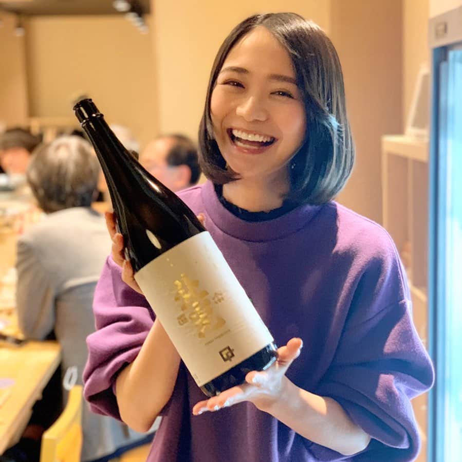 のインスタグラム：「【しーたん日本酒録】﻿ ﻿ 角口酒造店@長野﻿ 北光正宗 大吟醸﻿ ﻿ 長野県木島平村産金紋錦100%使用。﻿ ﻿ こんな時だからこそ外食をしようと入ったお店に紙3枚くらいに渡る日本酒のラインナップにテンションが上がっちゃった時に手羽先と大根の煮物でゴクリといきたいですわ。﻿ ﻿ ﻿ #しーたん日本酒録 #日本酒 #唎酒師 #日本酒女子 #女唎酒師 #角口酒造店 #長野 #北光正宗 #金紋錦 #大吟醸 #sake #japanesesake #sakebottle #sakestagram #일본술 ﻿ #県内最北端の蔵元﻿ #精米歩合39%﻿ #金紋錦けっこうすきなん﻿ #金紋錦独自のふくらみ方というか﻿ #独特の複雑な華やかさが﻿ #クセにさせる﻿ #いち座渋谷」