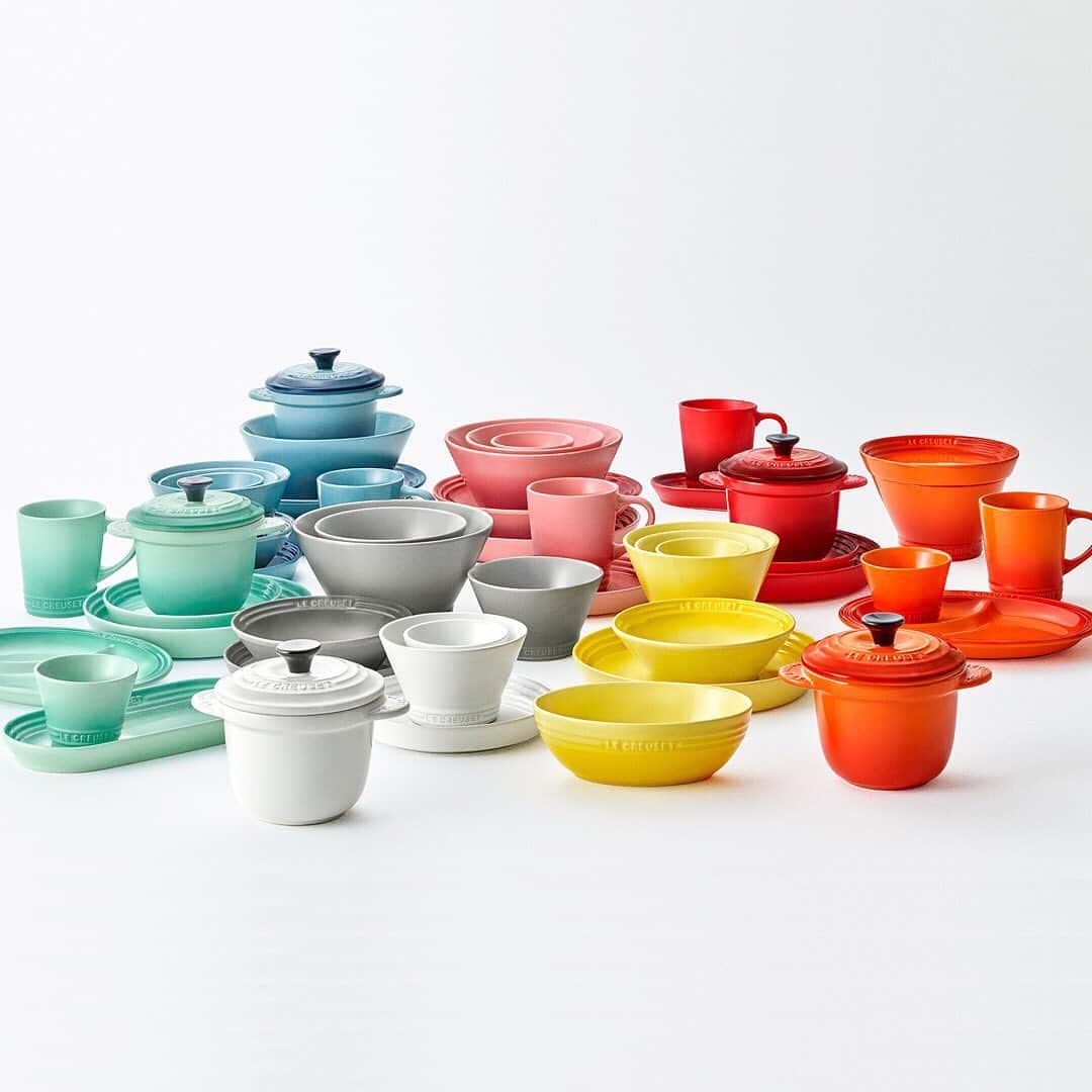 Le Creuset Japon　ル・クルーゼ ジャポンさんのインスタグラム写真 - (Le Creuset Japon　ル・クルーゼ ジャポンInstagram)「そのままオーブンにもかけられる調理器具として、お料理をより一層華やげる器として、角砂糖やスパイスなどのキャニスターとして。﻿ ﻿ ル・クルーゼいち、バリエーション豊富な使い道が楽しめるストーンウェアシリーズ。﻿ 炻器(せっき)ならではの美しいカラーや、温かみあふれる風合いも魅力です。﻿ ﻿ ﻿ ﻿ #ルクルーゼ #lecreuset #クッキングラム #cookingram #手料理 #手料理グラム #おしゃれ鍋 #おしゃれレシピ #テーブルウェア #食卓 #万能調理器具 #食器 #カフェ #キッチンウェア #テーブルコーディネート #カラフル #ストーンウェア #おしゃれ食器」3月23日 18時46分 - lecreusetjapon