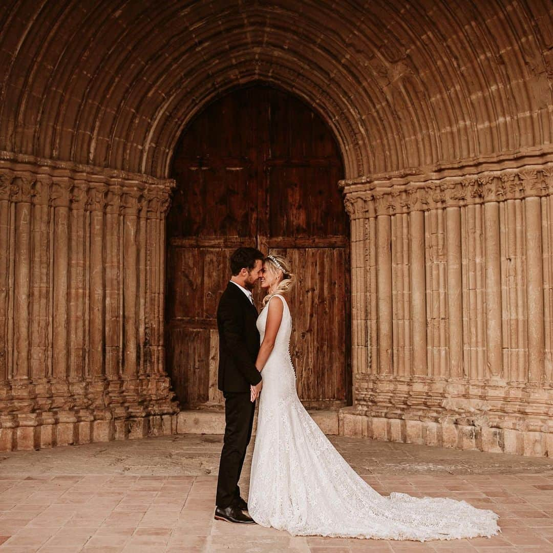 Pronoviasさんのインスタグラム写真 - (PronoviasInstagram)「Distance makes the heart grow fonder 💜 #PronoviasBrides (Dress: Dances) @keisysandrocky」3月23日 19時29分 - pronovias