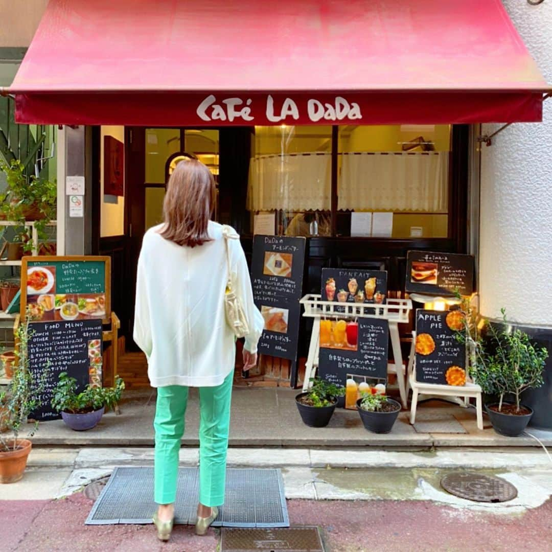 西村彩香さんのインスタグラム写真 - (西村彩香Instagram)「. . ここへ来た目的は...🥰 . . #cafeladada #カフェラダダ」3月23日 20時07分 - leimoni_n