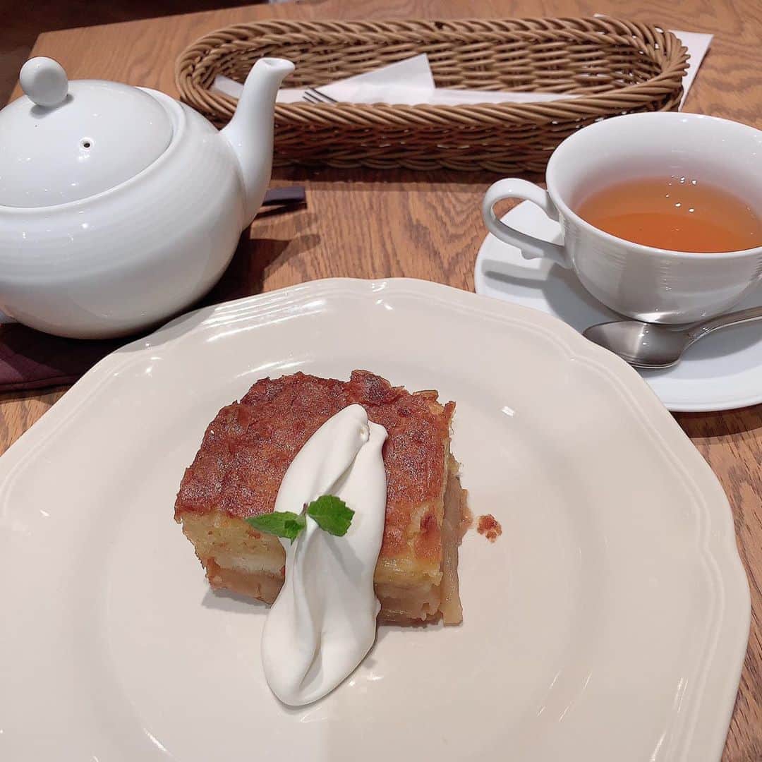 のインスタグラム：「【つぼみさんTwitterより】﻿ ﻿ 途方に暮れたらお茶を飲むんですよね☺️☕️﻿ ﻿ ひと息しましょうね❤️﻿ ﻿ #つぼみ﻿ #つぼみん﻿ #つぼみたん﻿ #AV女優﻿ #sexy女優﻿ #エクセリア﻿ #MOODYZ ﻿ #WANZ ﻿ #Tsubomin﻿ #ワンズファクトリー﻿ #ロリータ﻿ #Tsubostagrazm﻿ #fanstagram﻿ #ロリ界の神﻿ #ぼみつ﻿ #アダルトビデオ﻿ #可愛い﻿ #女神﻿ #セクマイ﻿ #コスプレ﻿ #S1﻿ #同人作家﻿ ﻿ ﻿ ﻿ ﻿ 日記はトップページのURLから－＝≡( ๑´･ω･)」