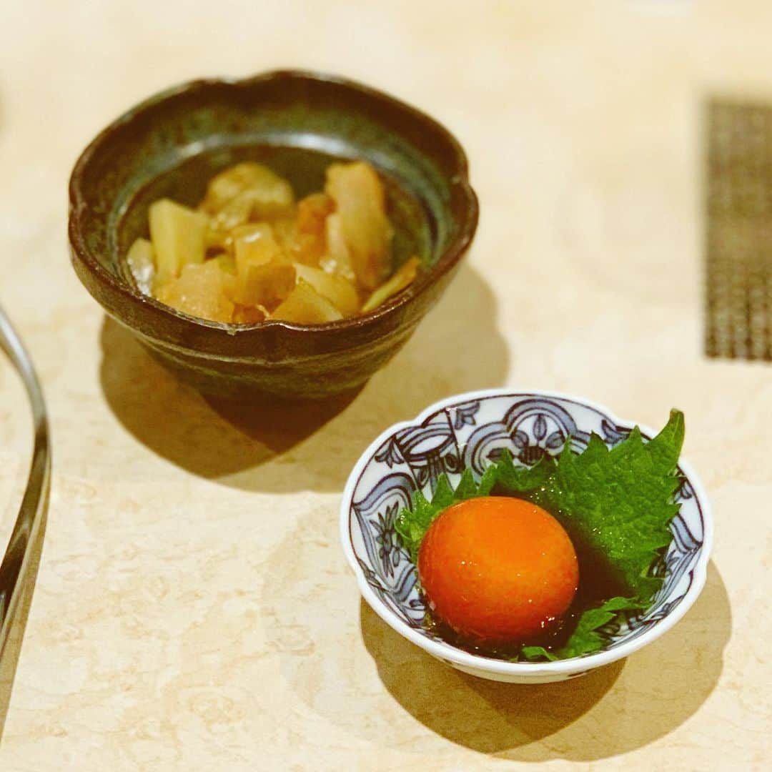 松尾貴史さんのインスタグラム写真 - (松尾貴史Instagram)「#松陰神社 の #うどんスナック 「　#松ト麦 」で、ぶっかけ。  2枚目は#卵黄の醤油漬け と、#梅ザーサイ 。いいつまみ。」3月24日 6時33分 - kitsch.matsuo
