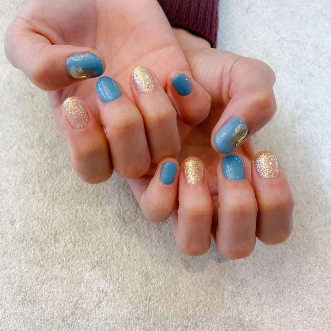 AYASAさんのインスタグラム写真 - (AYASAInstagram)「💅🦋 最近はモニカのお衣装に合わせて水色ネイル💙 ・ ・ #ネイル #nails #💅 #短い爪ネイル  #morfonica #モニカ」3月23日 22時48分 - ayasa_doya