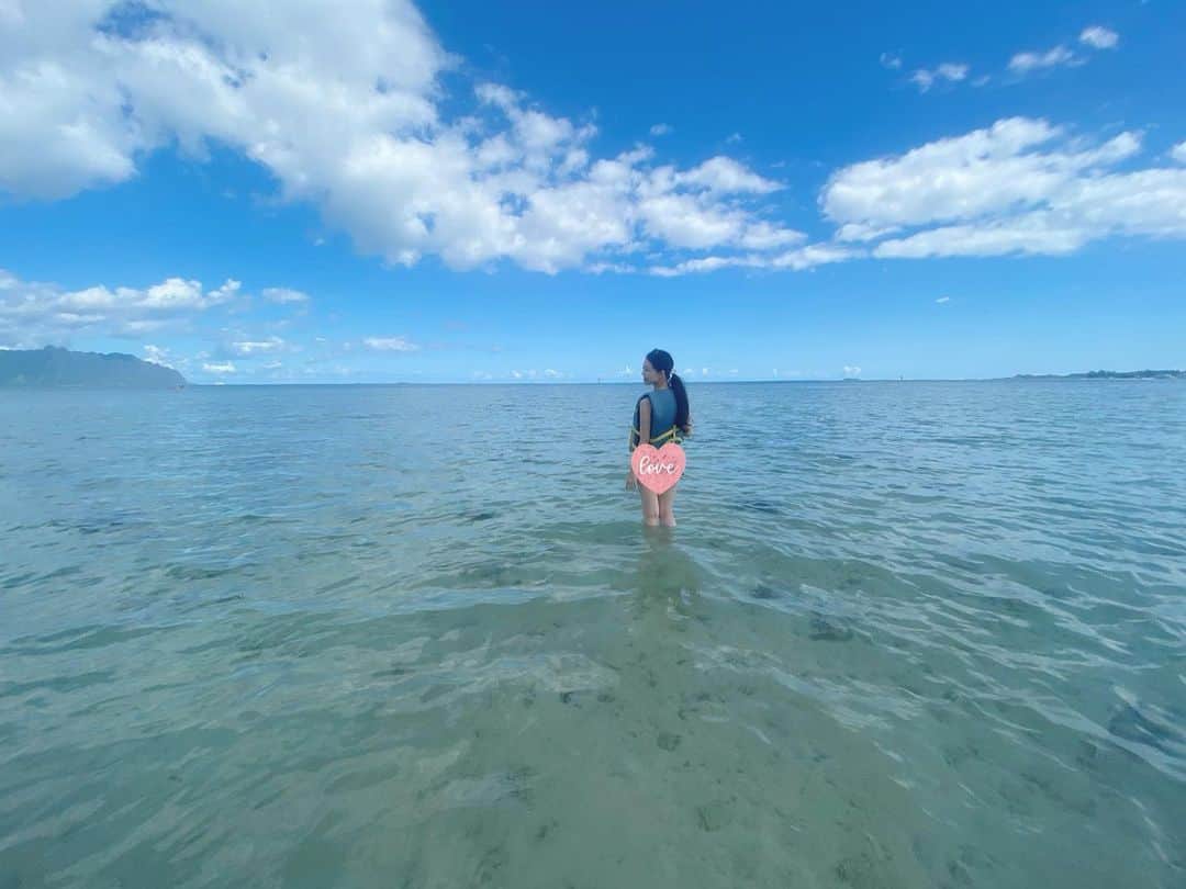若林愛さんのインスタグラム写真 - (若林愛Instagram)「天国の海と呼ばれるカネオ湾沖に浮かぶ白い砂浜、サンドバーに行ってきました✨ 初シーウォーク楽しすぎた〜🐟✨ 本当に本当に美しい海でした✨ . #hawaii #hawaiistagram #hawaiitrip #seawalk #trip #tripgram #sandbar #oahu #天国の海 #天国の海ツアー #天国の海サンドバー #サンドバー #カネオ湾 #ハワイ #ハワイ旅行 #海外旅行 #旅行 #旅行レポ #旅行記 #海 #若林愛」3月23日 22時58分 - megumi.cl