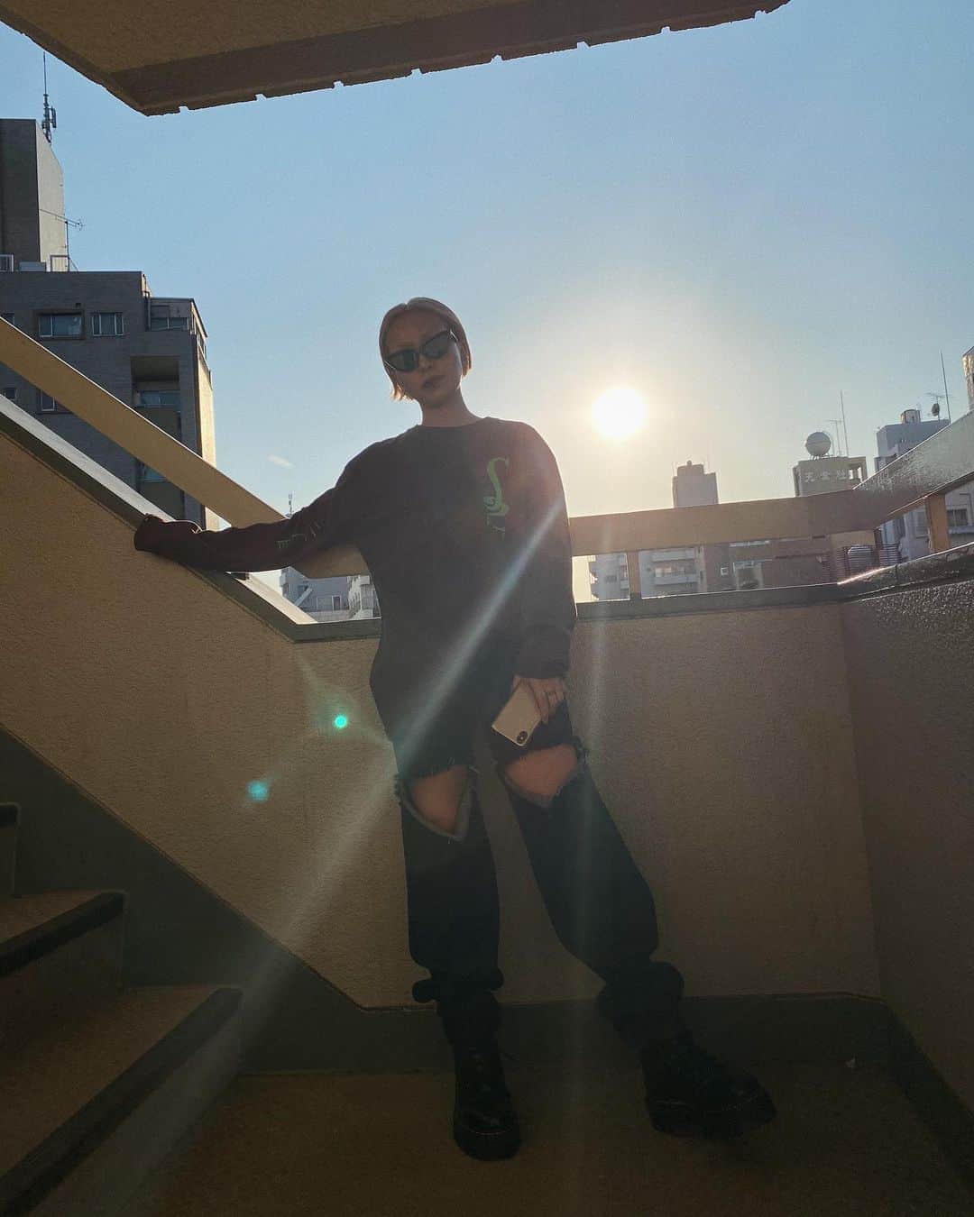 PELIのインスタグラム：「#pameopose  見えにくいけどパンツもかわいいんですよ🤡👆」
