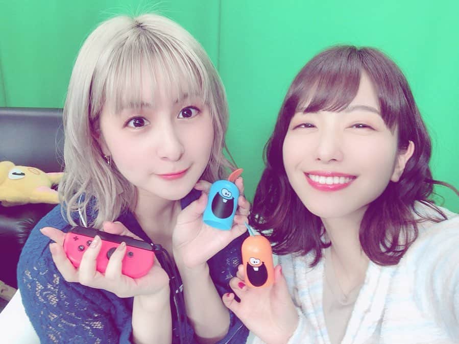 吉田有里のインスタグラム：「#レクニャン お邪魔しました！﻿ ボードゲームもマリカーもめっちゃ楽しかった！﻿ ただ！鬼下手！👹笑﻿ ﻿ あいみんとレクニャンに﻿ 超接待プレイしてもらいました。﻿ 楽しかった、反省はしているけど後悔はしていない。﻿ ﻿ レクニャン、さすがの面白さすぎて﻿ めっちゃ絡んでしまいました🥺🥺うふ﻿ ﻿ ほんと楽しかった、またぜひ行きたいー！﻿ ﻿ ﻿ 私、ゲームすきなんですけど、﻿ ゲームセンスが本当に皆無で、何しても下手の横好きなんです…😇😇﻿ (スプラも結局下手なんです！笑)﻿ (でも楽しいから！いいじゃない！)﻿ ﻿ #レクニャン #レクニャンのゲーム部屋  #愛美 ちゃん #あいみん #レク井さん  #OPENREC」