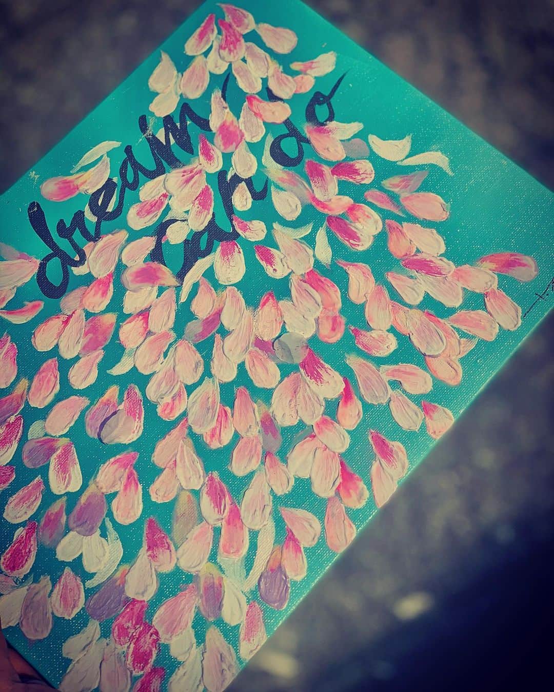 澤田友美さんのインスタグラム写真 - (澤田友美Instagram)「. dream ....can do🌸 . . painting 🎨crystal powder . . #petals #cherryblossom #tiffanycolor  #painting🎨 #painting #messages #art」3月24日 0時01分 - tomomi__sawada