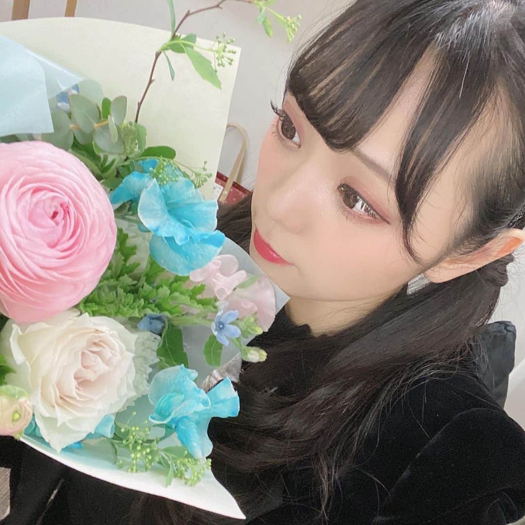 澤田美晴さんのインスタグラム写真 - (澤田美晴Instagram)「お花もらった！ありがとう！🌷 色合いが可愛い🌷🌷」3月24日 0時13分 - sawadamiharu7