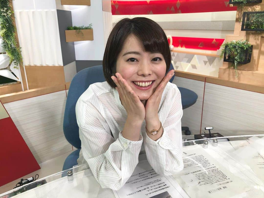 藤坂奈央さんのインスタグラム写真 - (藤坂奈央Instagram)「. 今週もJチャン長崎よろしくお願いします！ . 今日の衣装はココウォーク2階にある#coldbeck さん ヘアメイクは#rei2 さんでした✨ . . 長崎もソメイヨシノの開花が近づいていますね🌸 開花発表には気象台にある標本木が 5,6輪花開くことが条件とされていますが 今日の夕方には4輪確認されたとこのと。 いよいよ明日かな…？わくわくです😊 . #Jチャン長崎 #スーパーJチャンネル長崎 #アナウンサー #藤坂奈央」3月24日 0時11分 - naofujisaka_