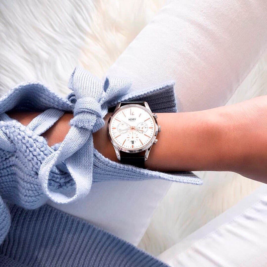 Henry London Official page of Britishのインスタグラム：「Time is precious, take care of yourselves and your loved ones 💕 @swankandroche ⠀⠀⠀⠀⠀⠀⠀⠀⠀ PLEASE NOTE: Due to the ongoing coronavirus pandemic, our deliveries may be slightly delayed. . . .  #henrylondon #henrywatches #womenswatches #womensfashion #london #britishdesign #britishbrand #vintage #heritage #staysafe #staywell #stayathome #chronograph #lovehenry」