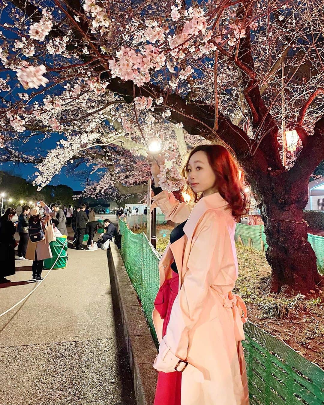 千咲まりさんのインスタグラム写真 - (千咲まりInstagram)「. Ueno Park Rumours Cherry Blossoms to Be Beautiful🌸 . 上野公園。 桜が綺麗って噂なので行ってみた！！ まだ少し早かったのかもしれない🥺 . そして迷子になるのが定番です。 #湯島天神 #湯島 #日暮里 #上野公園 #上野恩賜公園 #上野公園の桜 . 今夜もコメント返信していきますね💪🏻 . welcome comments 🇯🇵🇰🇷🇨🇳🇺🇸 ✩ #上野　#アメ横　#上野動物園 #御徒町 #アメヤ横丁  ﾟ＊.｡.＊ﾟ＊.｡.＊ﾟ＊.｡.＊ﾟ＊.｡.＊ﾟ  #千咲まり  #被写体 #被写体募集 #自画撮り  #カメラマン募集  #撮影会モデル  #大食い #グラビアアイドル #グラビアタレント #インフルエンサー #事務所探し中 #コメントは全て返信します  #1mmでもいいなと思ったらいいね #フォローミー  #お仕事のご依頼お待ちしております  #コメントは全て返信します #いいね返し #like4like」3月24日 0時22分 - marilyn_ooguikoakuma