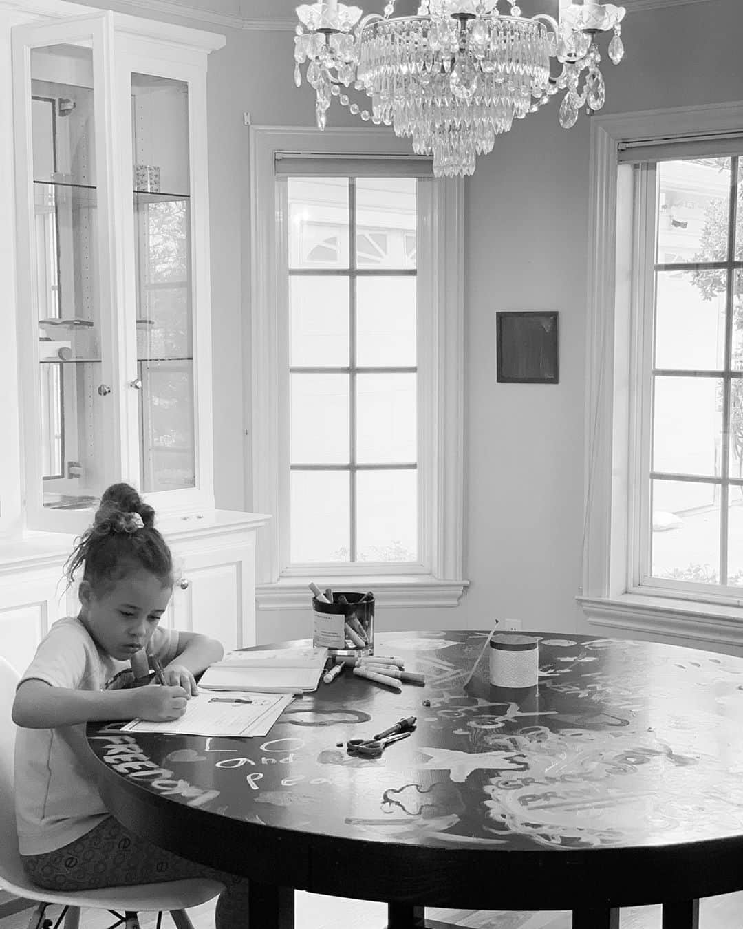 ブリット・ニコルのインスタグラム：「She is so smart, so dedicated! Thankful for this time with her :) #EllaBrave」