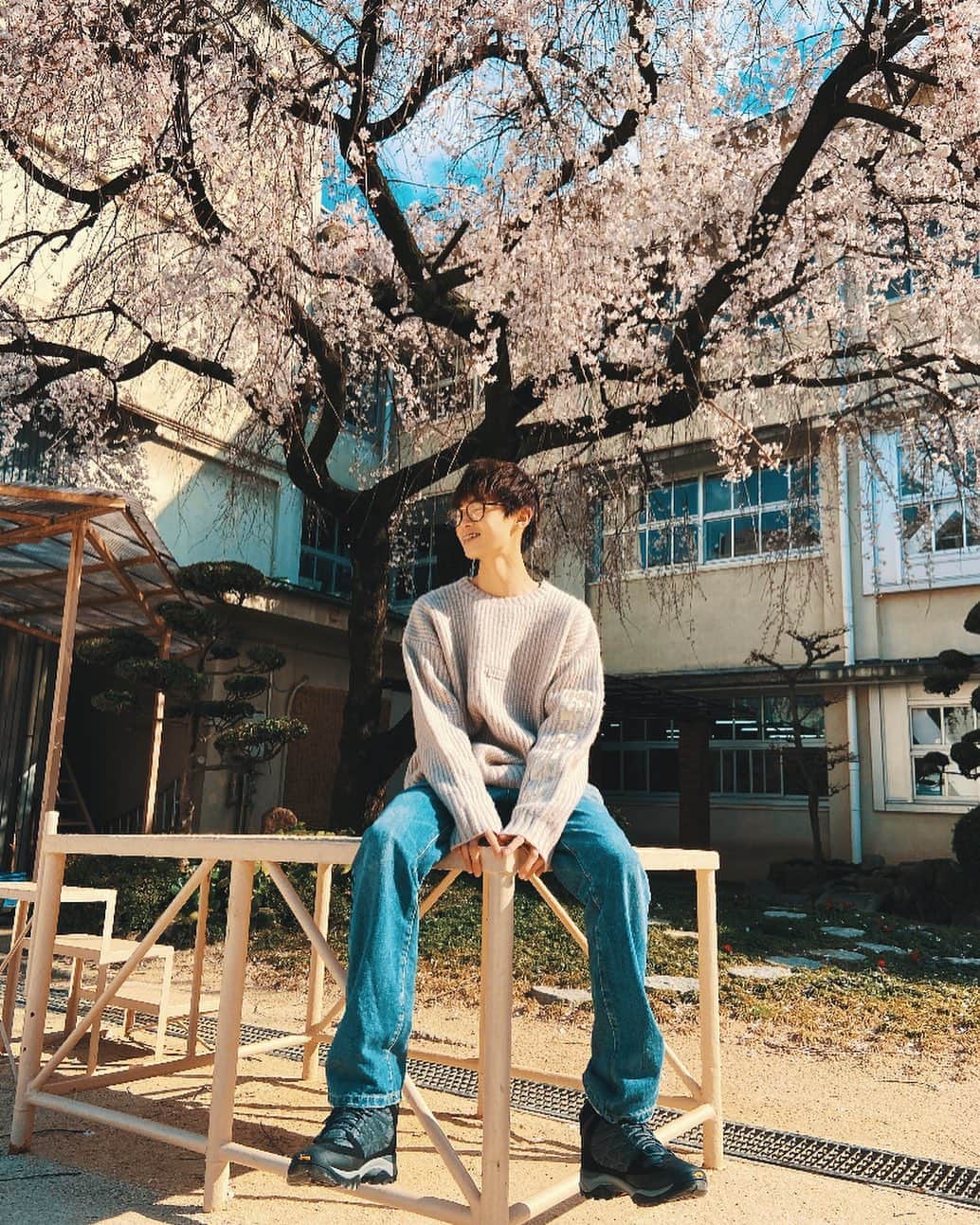 窪塚愛流さんのインスタグラム写真 - (窪塚愛流Instagram)「1年ぶりに中学校行ってきましたぁ。時間経つの早いって改めて思ったし、桜がめっちゃ綺麗やった🏫🌸☺️」3月24日 15時56分 - airu_kubozuka