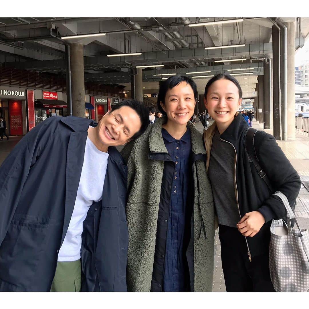 のインスタグラム：「奈良での撮影、無事終了！ヨッシーと駅で待ち合わせして、バトンタッチ。私はひと足早く帰京します！弟よ、かわいいツルぴかヨッシーをよろしくね！ #mcsister出身」