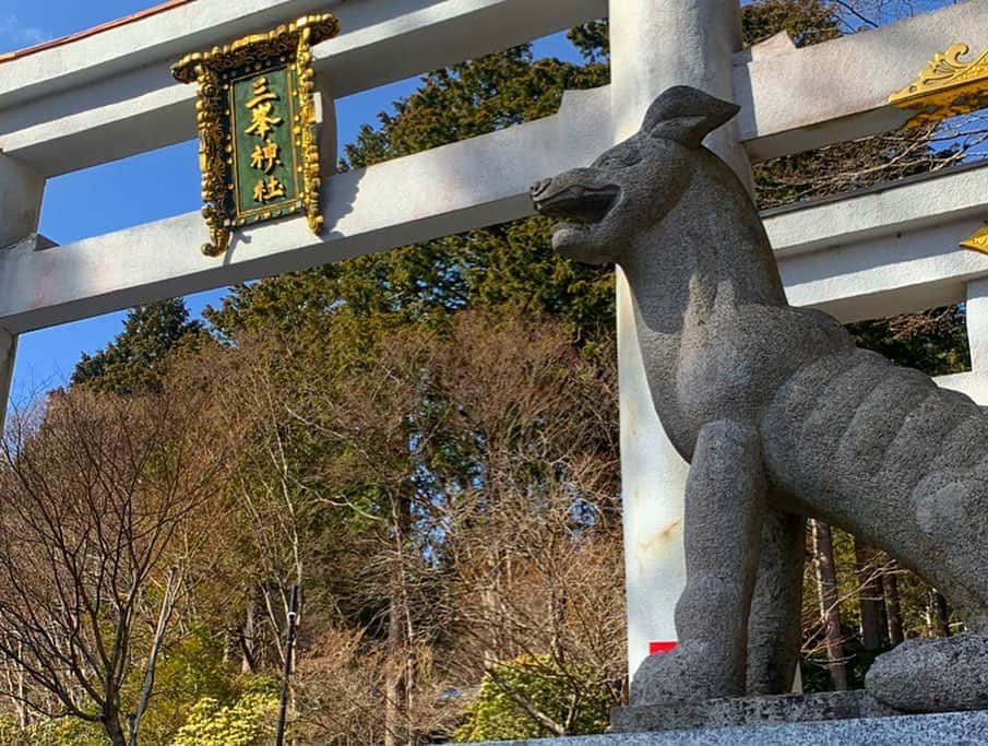橘まりやさんのインスタグラム写真 - (橘まりやInstagram)「埼玉県秩父市にある三峰神社に行ってご祈祷してきたー⛩✨ ここ有名なパワースポットみたいだよ😳💗✨ すごく空気が気持ち良くてパワーを沢山もらえた気がしたー🎶 願い事が叶いますように、、、😌✨ #三峰神社#パワースポット#抱き心地ナンバーワングラドル#メリハリむっちりボディー#橘まりや#まりりん##グラビア#グラドル#gravure#sexy#idol#일본#그라비아#japanesegirl#japan#속옷#란제리#거유#섹시녀#followme‬」3月24日 16時33分 - mariya_tachibana_official