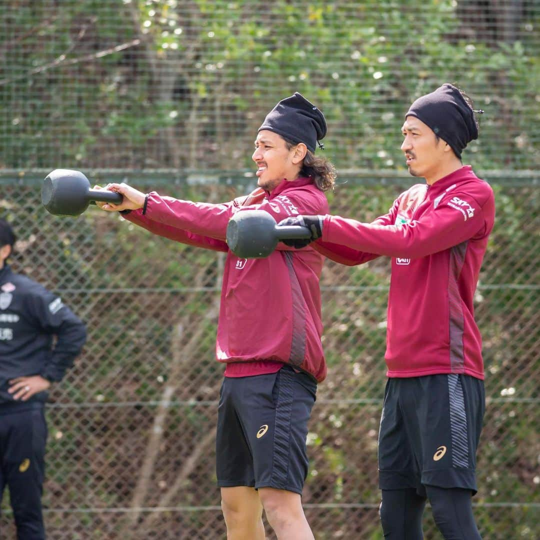 ヴィッセル神戸さんのインスタグラム写真 - (ヴィッセル神戸Instagram)「Keep working! 💪🏼💪🏼😃 .  #vissel #visselkobe #ヴィッセル #ヴィッセル神戸 #Kobe #神戸 #WeAreKobe #KobeForeverForward #一致団結 #JLeague #Jリーグ #football #soccer #training」3月24日 16時25分 - visselkobe