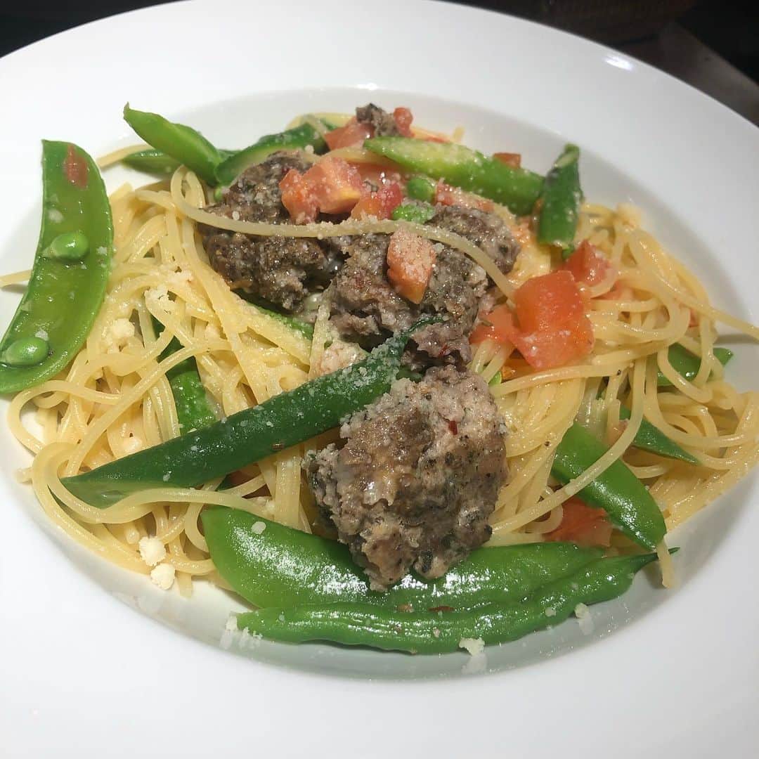 木下望さんのインスタグラム写真 - (木下望Instagram)「ハーブスのランチへ行ってきました🍝なんとメニューが変わってた🙀そして1700円に値上げ🙀 ・ でも、新しいメニューも美味しかったよ❤️ままと一緒に行ったんだけど美味しいって言ってくれて嬉しかった❤️ ・ のんは野菜たっぷりのハーブソーセージ？みたいなやつ食べた🥺うますぎ🥺 ・ ままが食べてたトマトのやちも美味しかった🍅ゴロゴロトマト🍅 ・ ケーキが3種類から選べるシステムは変わらずだったよ！苺のレアチーズにした🥺🍓 ・ サラダ、パスタ、ケーキ、飲み物ついたランチだよ🍝みんな行ってみてぇ🥺おススメ🥺 ・ 混む時あるで気をつけてねぇん🕵️‍♀️ ・ #ハーブス #ハーブスのケーキ #ハーブスランチ #ハーブスケーキ #パスタ #パスタランチ #サラダ #ケーキ #ランチ #新宿グルメ #新宿ランチ #ルミネエスト新宿 #スタマリ」3月24日 8時23分 - nonchan_starmarie