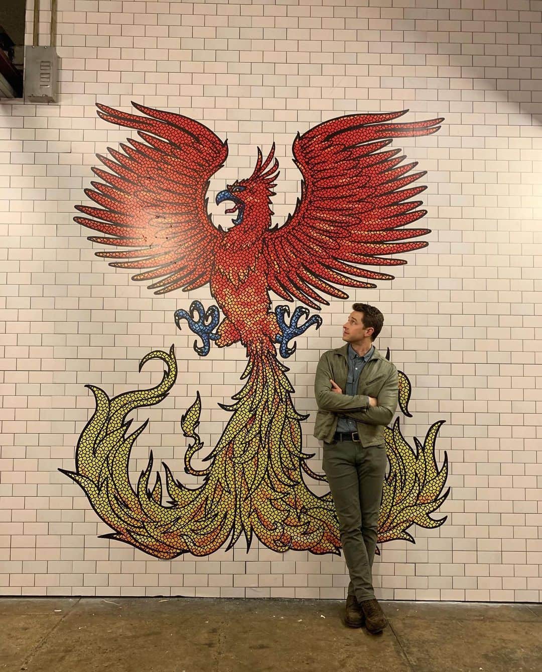 ジョシュア・ダラスのインスタグラム：「Hmmmmm.  Find out tonight on an all new episode of @nbcmanifest on @nbc at 10pm! #Manifest」