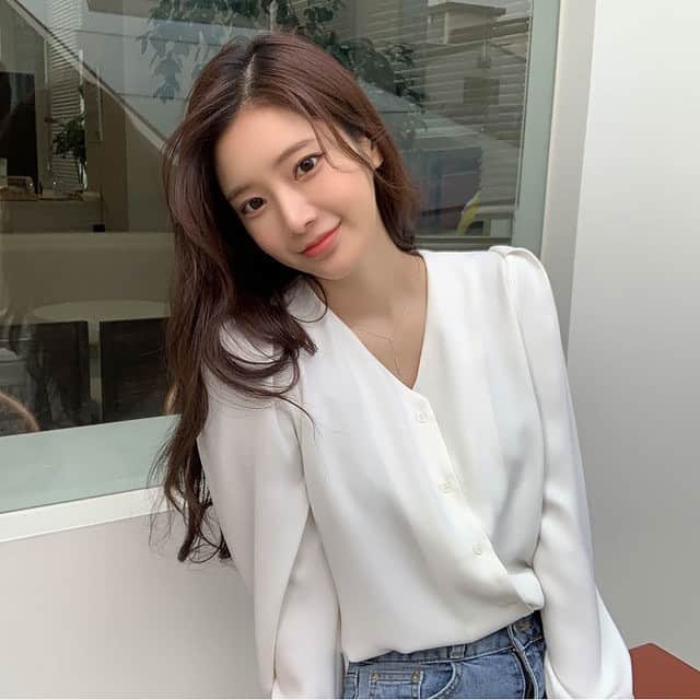 Chuuのインスタグラム：「루이 퍼프 블라우스✨바디라인이 예뻐보여요! #chuuseoul」