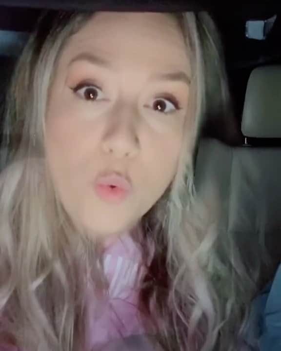 Tracy and Stefanieのインスタグラム：「This trend has us loling! Are you following us on #tiktok @eleventhgorgeous? Leave your @tiktok names below so we can stalk you guys!! 😊」
