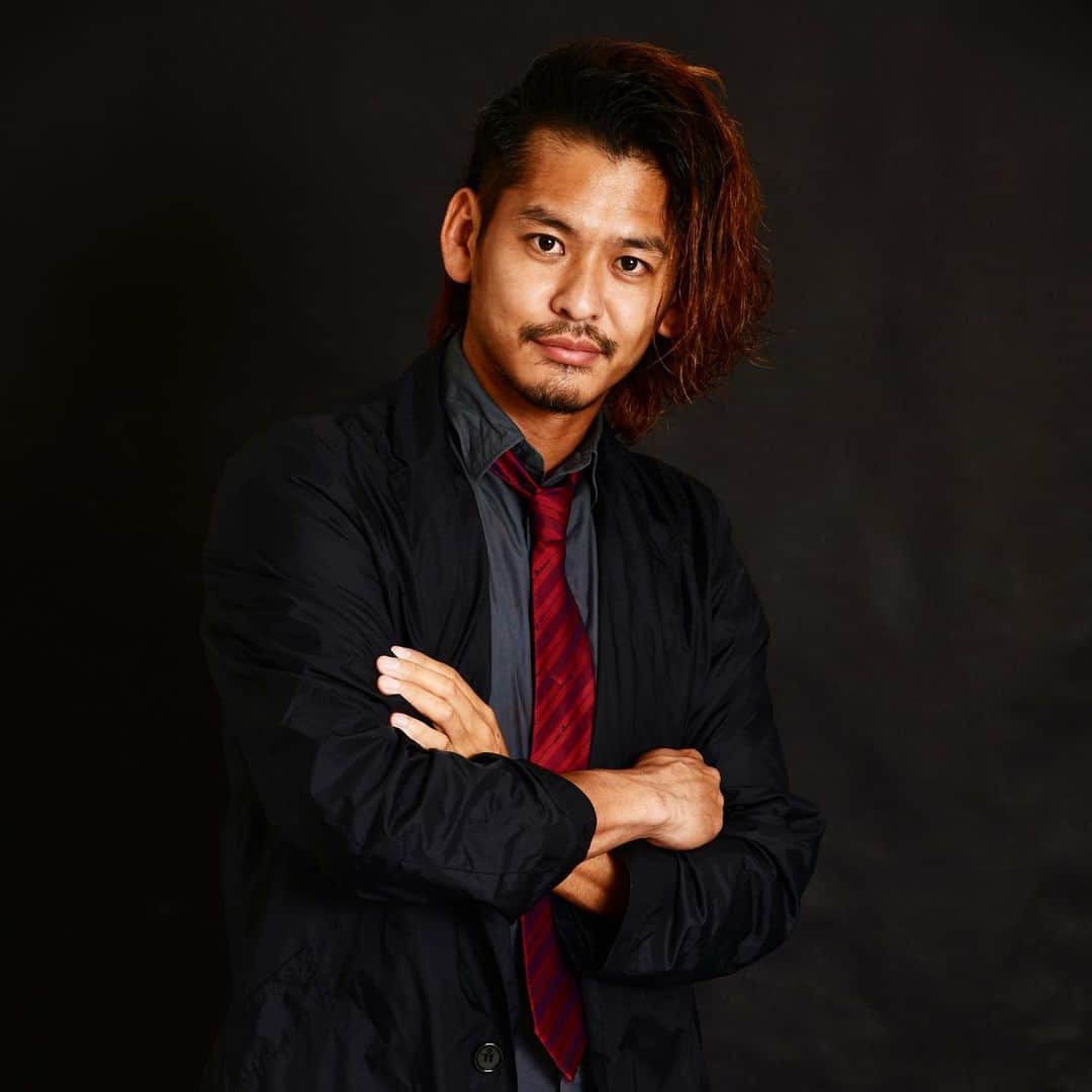 のインスタグラム：「アー写にしようかなと迷っています✍️ はたして自分らしさはあるのかないのか！  #宣材写真」