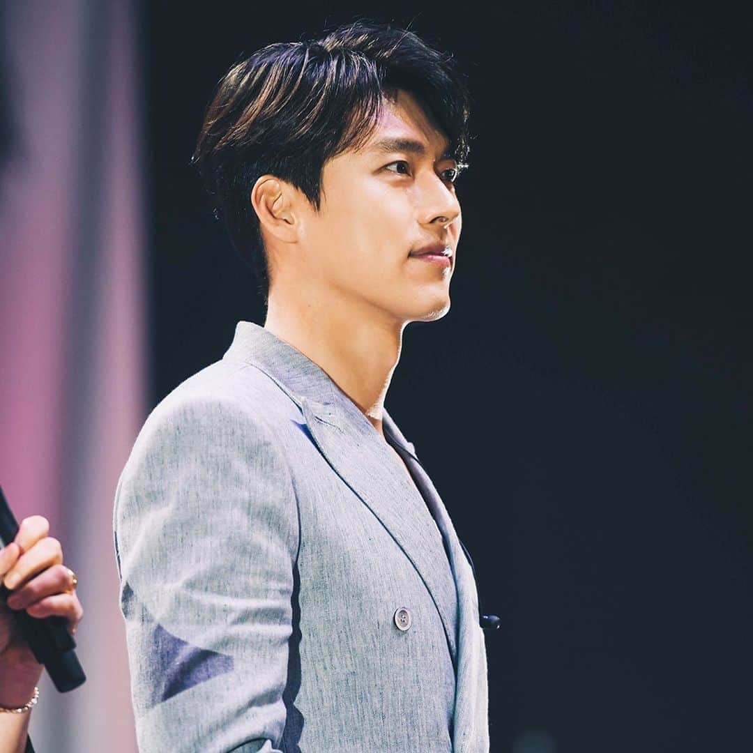 ヒョンビンのインスタグラム：「LOG INTO THE SPACE – 2019 𝓗𝔂𝓾𝓷 𝓑𝓲𝓷 Fan Meeting Tour. —— #hyunbin #현빈 #ヒョンビン #玄彬」