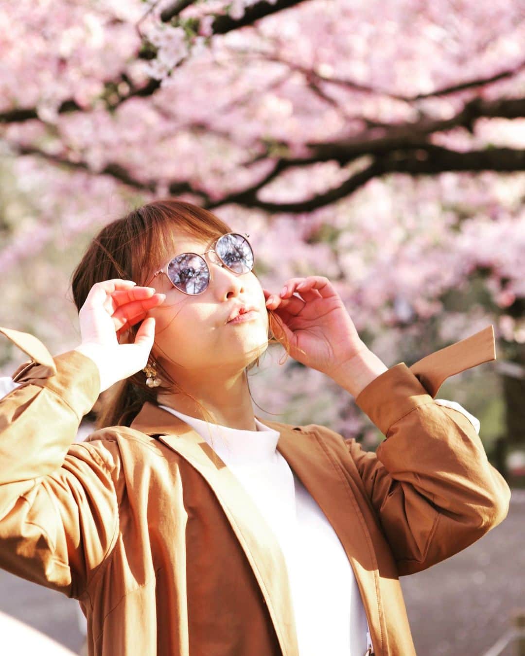 吉沢明歩さんのインスタグラム写真 - (吉沢明歩Instagram)「👓めがね👓めがね🌸  #めがね女子#めがねコーデ#買って使ってなかったんだけど#きれいな色#今まで出番なかったけどお気に入りデザイン笑#度なし#度入り欲しい#視力落ちてきたかも」3月24日 9時23分 - akiho__yoshi