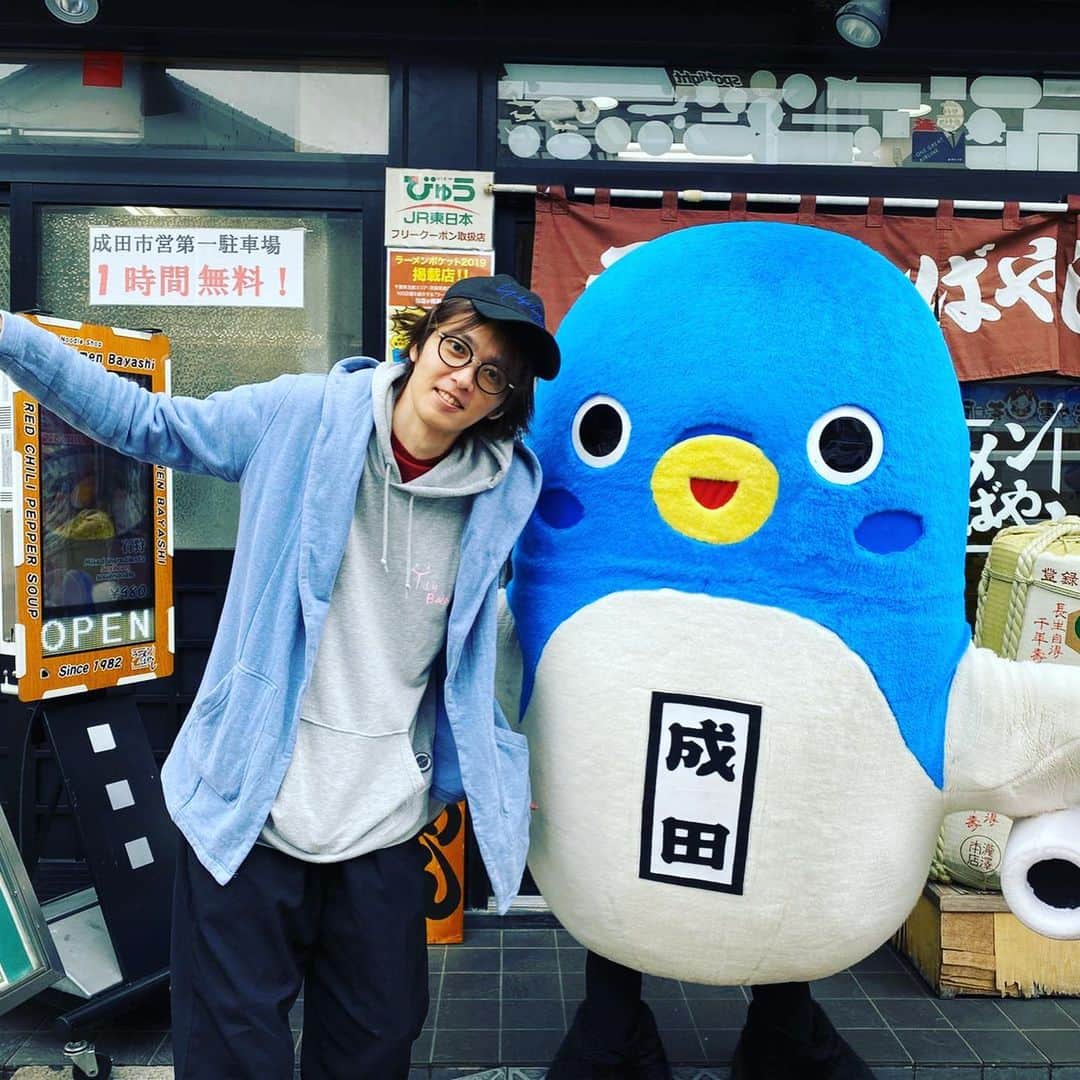 椿隆之さんのインスタグラム写真 - (椿隆之Instagram)「#ramen  #narita  #うなりくん　 #ラーメンばやし  最近　うなりくんと  会いすぎてます笑  #Japan #food」3月24日 10時35分 - kibatsu3