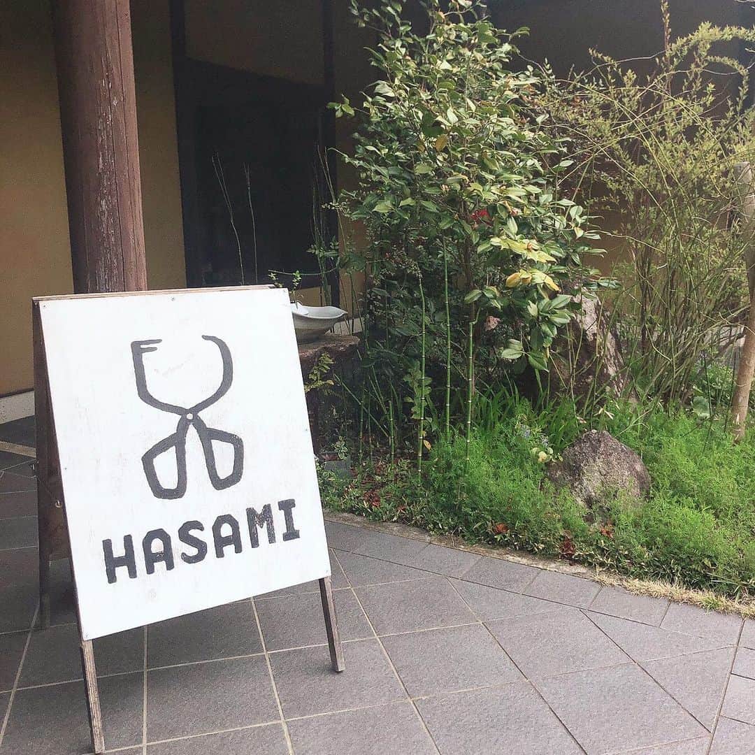 有限会社マルヒロさんのインスタグラム写真 - (有限会社マルヒロInstagram)「こんにちは！⁠☺️ 今日もぽかぽかいい天気で気持ちいいですよ～☀️ ⁠⠀ 本日も17時まで営業しております。⁠⠀ ⁠⠀ ㅤㅤㅤㅤㅤㅤㅤㅤㅤㅤㅤㅤㅤ⁠⠀ #マルヒロ⁠⠀ #マルヒロ直営店⁠⠀ #maruhiro⁠⠀ #HASAMI⁠⠀ #BARBAR⁠⠀ #波佐見焼⁠⠀ #波佐見町⁠⠀ #やきもの⁠⠀ #うつわ⁠⠀ #焼き物⁠⠀ #はさみやき⁠⠀ #porcelain⁠⠀ #ceramics」3月24日 11時11分 - maruhiro.hasami