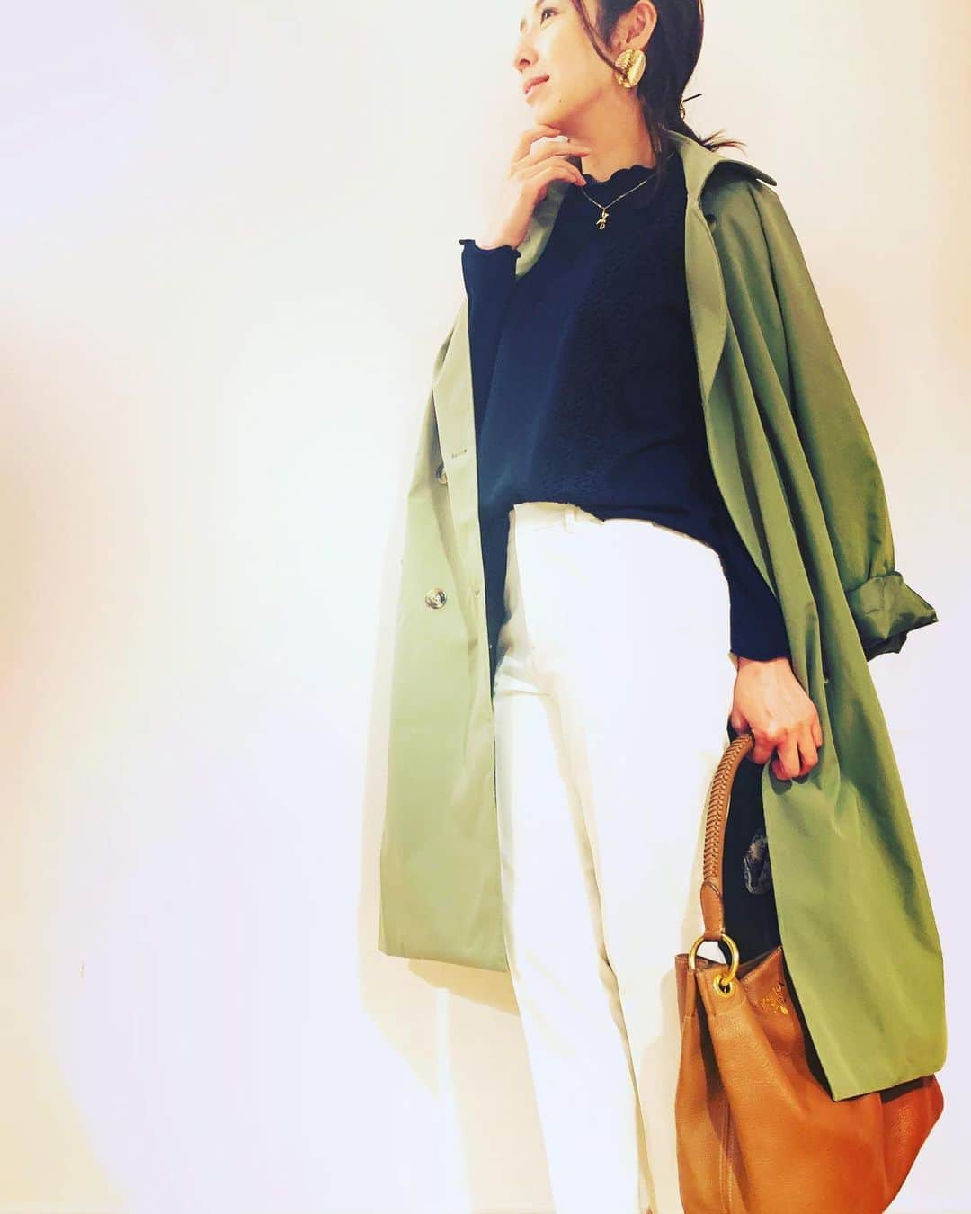 のインスタグラム：「. . 一年で1番春服が好き😚  #春服　#トレンチコート　#カーキ好き #仙台ではまだ寒い時多し　#でも着る #30代女子コーデ #ママコーデ」
