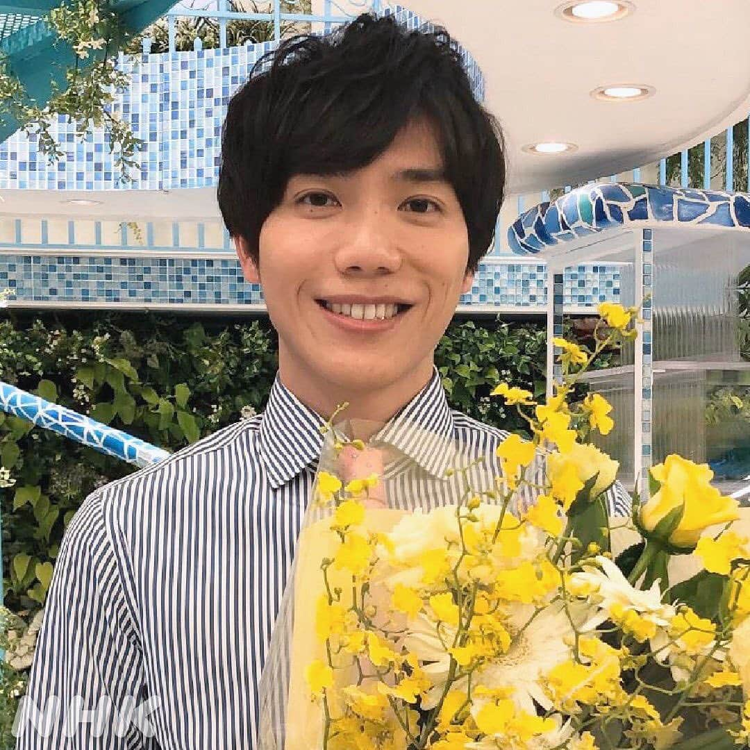 あさイチさんのインスタグラム写真 - (あさイチInstagram)「田村アナ、本日あさイチ卒業🌼﻿ 2年間お疲れ様でした！﻿田村アナからのメッセージはスワイプで👉 ﻿ #㊗️ #卒業 ﻿ #田村直之 アナ﻿ #実は入局前からあさイチ配属希望‼️ #博多華丸大吉 さん #nhk #あさイチ #8時15分から」3月24日 11時56分 - nhk_asaichi