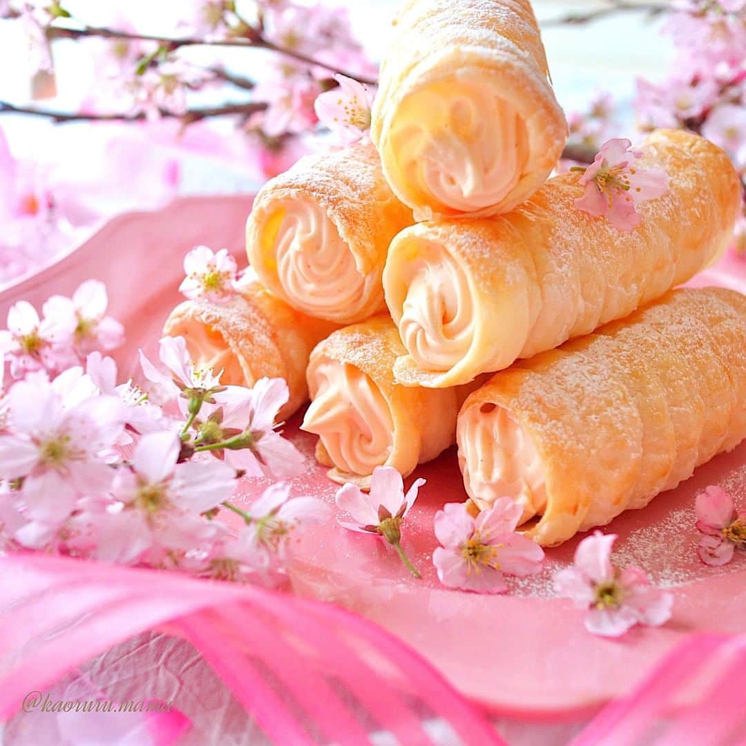 SnapDishさんのインスタグラム写真 - (SnapDishInstagram)「kiwa(@kaoruru.mama )さんのDish！！【パイコルネ】 @SnapDish！【#桜スイーツ祭り】始まりました☆ . やってきました桜の季節♪ 今年は天気にも恵まれそうですね、 この時期だけのお楽しみスイーツで目もお腹も満たされたい！ ほっこり桜スーツをご紹介します☆ SD【桜スイーツ祭り】を楽しんでご覧くださいね♪ . 本日のpickup投稿を詳しく見るにははこちら↓ https://snapdish.co/d/80iPCa #SnapDish #スナップディッシュ #おうちごはん #AI料理カメラ #料理専用カメラ #フォトジェニックトレンド #料理好きな人と繋がりたい#器好き #料理 #手料理 #レシピ #デザート #スイーツ #おやつ #お菓子 #グルメ #手作りスイーツ #桜スイーツ #和スイーツ #cooking #homemade #sweets #food」3月24日 12時00分 - snapdish