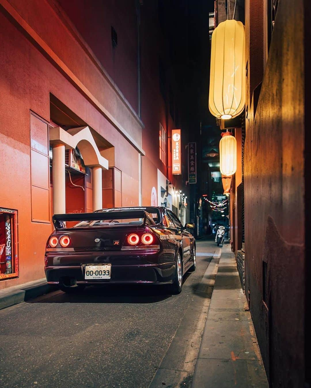 CARLiFESTYLEさんのインスタグラム写真 - (CARLiFESTYLEInstagram)「R33 GT-R 400R Nismo. 👍🏼or👎🏼? Photo by @alexpenfold #gtr #400r #nismo」3月24日 12時07分 - carlifestyle