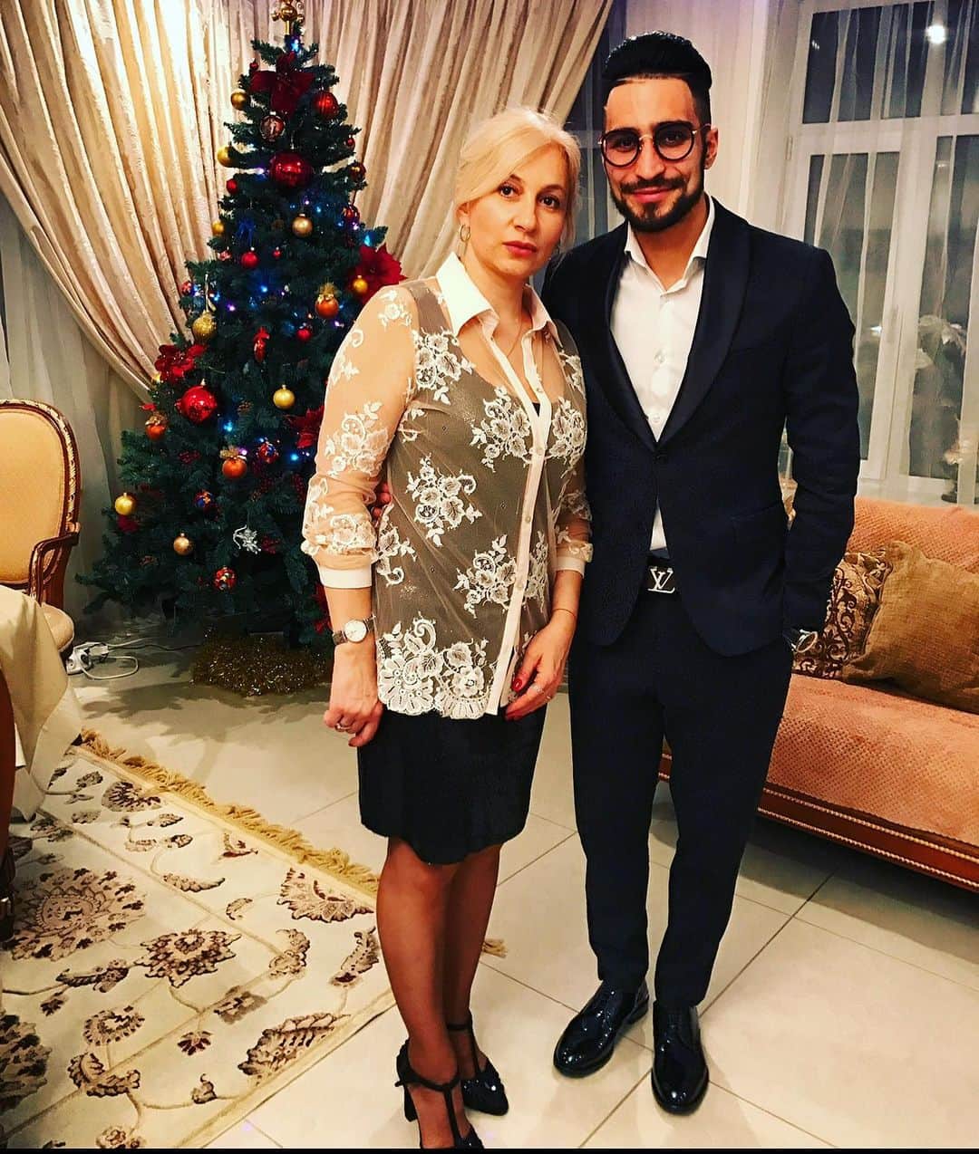 イヴァン・リギーニのインスタグラム：「Сегодня день рождения у самого дорогого для меня человека, самого важного и любимого❤️ Мамуль, С Днем Рождения!✨🎁Желаю быть здоровой, оставаться такой же красивой, спасибо тебе за все что в меня вложила, через что прошла вместе со мной, и конечно желаю тебе, чтобы все твои мечты сбылись🎉 Люблю тебя❤️ Happy Birthday Mom🎉You are the most important person to me and My best friend, thank you for everything 💗 I wish you to stay healthy, thank you for being the best for all your life and so great to me, and I wish that all of your dreams come true❤️I’m always with you Love you🙏🏽 #happybirthday #bestwishes #loveyoumom #сднемрождения #мама #люблю」