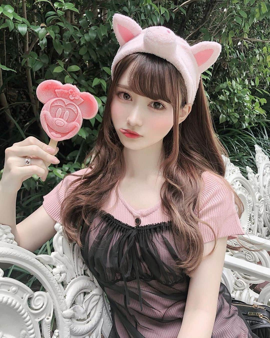 美女美容事情さんのインスタグラム写真 - (美女美容事情Instagram)「⁠⠀ 《cuteな夢の🐷ちゃん💕✨》 ⠀⠀⠀⠀⠀⠀⠀⁠⠀ *⠀⠀⠀⠀⠀⠀⠀⁠⠀ リポストを使って、素敵な写真📷✨を投稿されてる方を紹介させて頂く⠀⠀⠀⠀⠀⠀⠀⁠⠀ 【💄美女美容事情💅】のコーナーです✨⠀⠀⠀⠀⠀⠀⠀⁠⠀ *⠀⠀⠀⠀⠀⠀⁠⠀ 今回ご紹介させて頂きますのは‼️⠀⠀⠀⁠⠀ ‍♡ ℳ𝒶𝓈𝓎𝓊𝒸𝒽𝒶𝓃 ℒ𝒶𝓃𝒹 ♡さん< @___xoxon >の素敵なお写真📸⠀⠀⁠⠀ *⠀⠀⁠⠀ ディズニーでのこのお写真が可愛すぎますっ😍✨⠀⁠⠀ 耳とアイスが似合ってて可愛い😍💕⠀⁠⠀ *⠀⠀⁠⠀ ‍♡ ℳ𝒶𝓈𝓎𝓊𝒸𝒽𝒶𝓃 ℒ𝒶𝓃𝒹 ♡さんのアカウントには他にも素敵な投稿が沢山ありますので是非チェック‼️✨⠀⠀⠀⠀⁠⠀ *⠀⁠⠀ MAYUさん< @___xoxon >⠀⁠⠀ 素敵な投稿ありがとうございました📸✨⠀⠀⠀⠀⠀⁠⠀ ⁠⠀ △▼△▼△▼△▼△▼△▼△▼△▼△▼⠀⠀⠀⁠⠀ ⠀⁠⠀ ❤️🧡💛「美女美容事情」💚💙💜⠀⠀⁠⠀ 👇掲載ご希望の方は👇⠀⠀⠀⁠⠀ @b_b_j.jタグ付けと🖤 # ビジョビ⠀🖤⠀⠀⁠⠀ をタグ付けお願いします✨⠀⠀⠀⁠⠀ ――――――――――――――――⠀⠀⠀⠀⠀⠀⠀⠀⠀⠀⁠⠀ ～姉妹アカウントのご紹介～⠀⠀⠀⠀⠀⠀⠀⠀⠀⠀⠀⠀⠀⠀⁠⠀ ◇美容情報を紹介している«美女美容事情～Beauty～»⠀⠀⠀⠀⠀⠀⠀⠀⠀⠀⠀⠀⠀⠀⁠⠀ ( @b_b_j.j_b )⠀⠀⠀⠀⠀⠀⠀⠀⠀⠀⠀⠀⠀⠀⁠⠀ ◇美しい旅スポット紹介をしている«美 spot»⠀⠀⠀⠀⠀⠀⠀⠀⠀⠀⠀⠀⠀⠀⁠⠀ ⠀⠀⠀⠀⠀⠀⠀⁠⠀ ――――――――――――――――⠀⠀⠀⠀⠀⠀⠀⠀⁠⠀ ⠀⠀⠀⠀⁠⠀ #アイドル #アーティスト #グラビア #nicepic ⠀⁠⠀ #可愛い #可愛い💕 ⠀⁠⠀ #可愛い💓 #かわいい⠀⁠⠀ #ディズニーシー #tds ⠀⁠⠀ #ディズニー部 #ディズニー写真 ⠀⁠⠀ #ディズニー好き #大人女子 ⠀⁠⠀ #大人可愛い #トレンド⠀⁠⠀ #きれいめコーデ #カジュアルコーデ ⠀⁠⠀ #ホワイト #ゆめかわいい ⠀⁠⠀ #キラキラ #美⠀⁠⠀ #美人 #美女⠀⁠⠀ #美肌 #女子力 ⠀⁠⠀ #女子力高い #女子力up ⠀⁠⠀ #kawaii」3月24日 12時47分 - b_b_j.j