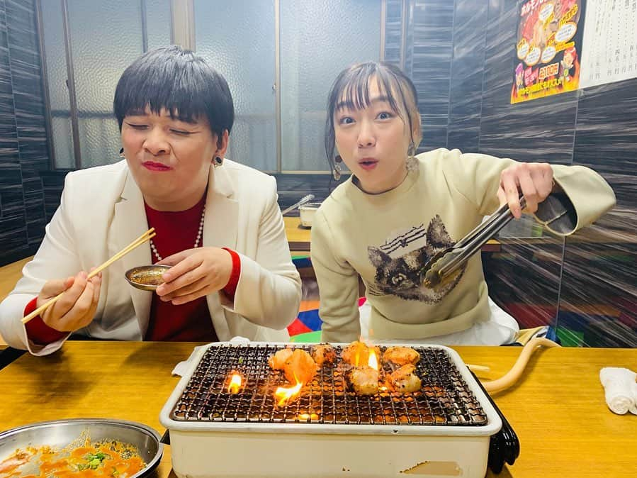 須田亜香里さんのインスタグラム写真 - (須田亜香里Instagram)「3月の毎週日曜日 中京テレビにて イッテQの後に放送されている5分間番組 【#ちょっと大阪まで】 3月22日放送分はホルモン食べました。 大変美味しかったです🤤 3月29日の最後の放送も美味しいもの食べてます🍦💕 .  #近鉄  #新型名阪特急ひのとり  #ひのとり (@hinotori_80000)  #また乗りたい  #日帰り旅  #大阪グルメ  #鶴橋  #焼肉ホルモン空  #ホソ  #ぷりぷりホルモン  #ごちそうさまでした  #mrシャチホコ さん  #実は年下  #ベテラン感半端ない」3月24日 12時58分 - akarisuda