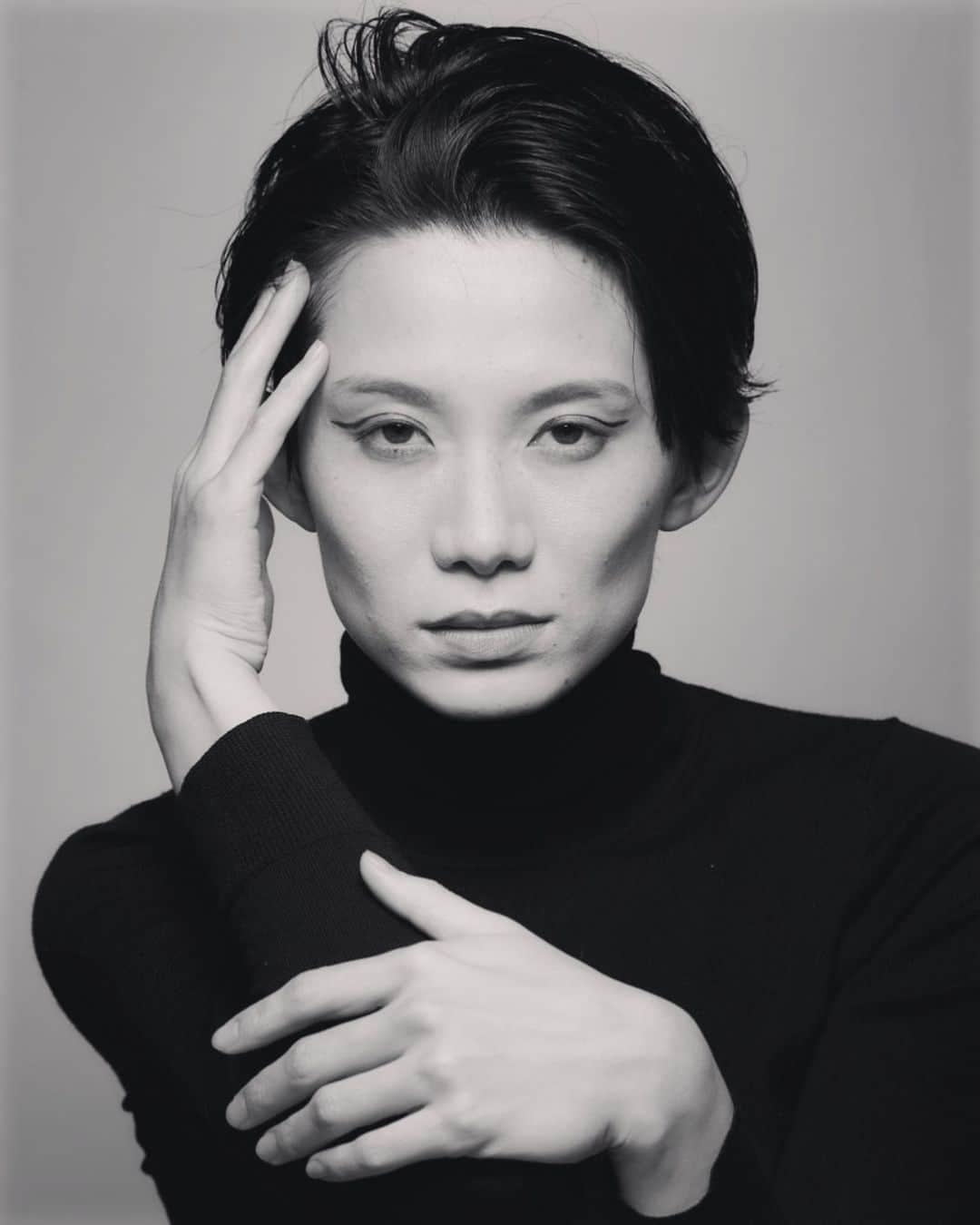 平山奈美のインスタグラム：「@ryo_chin_photography  @shun.matsumoto.0510 .  #model #mode #portrait #hairarrange #makeup #photography #mama #thankyou」