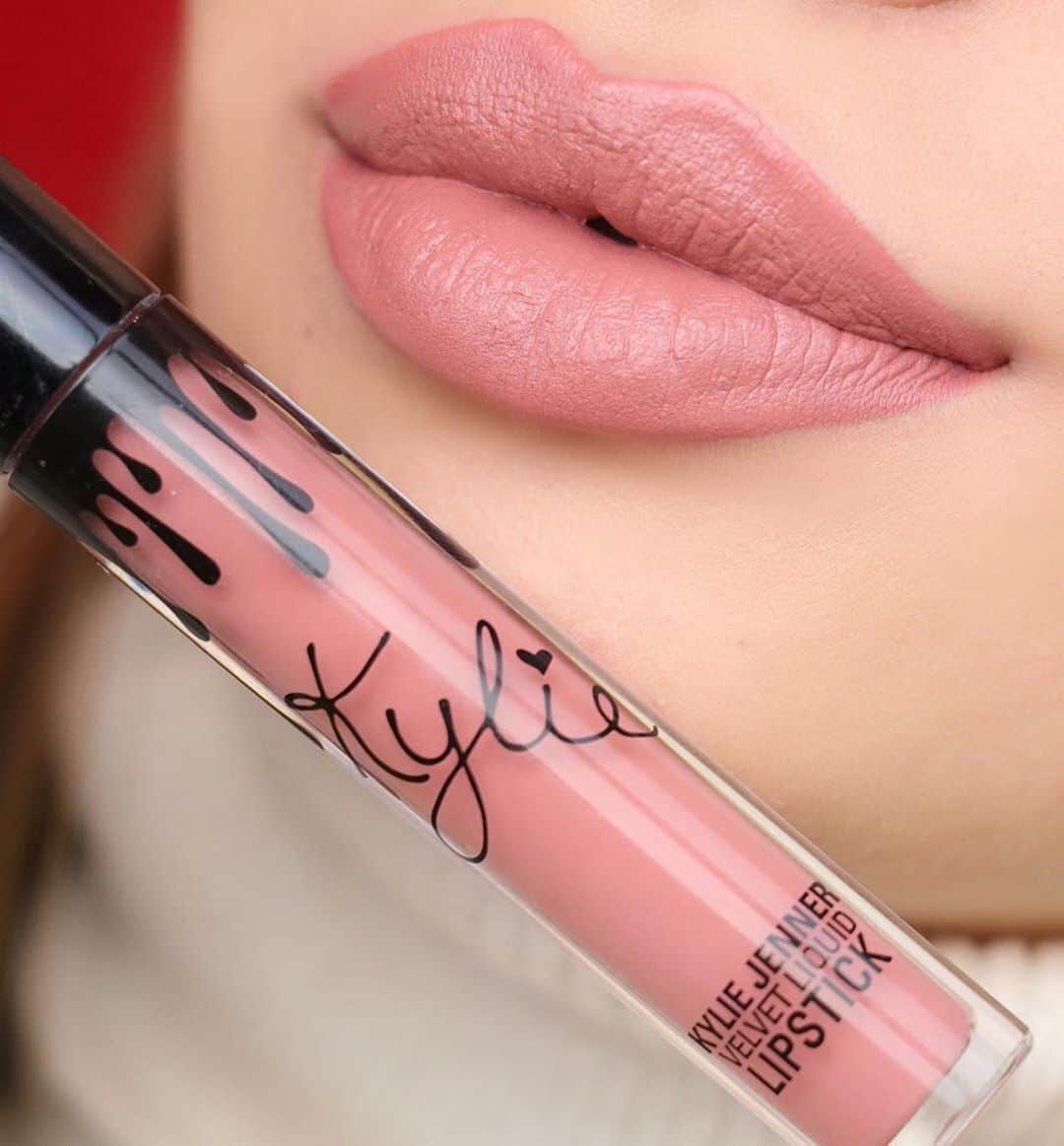 Kylie Cosmeticsさんのインスタグラム写真 - (Kylie CosmeticsInstagram)「candy k velvet on @shopaholicsworld_ 😍✨」3月24日 13時08分 - kyliecosmetics