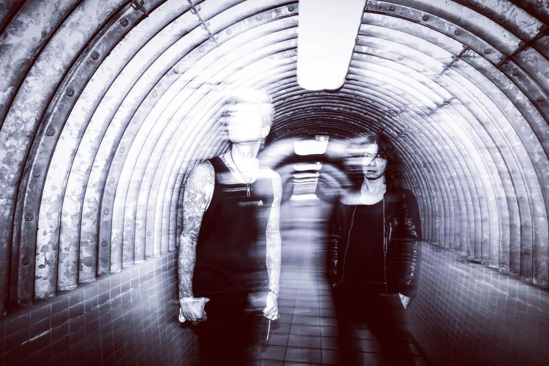 Ju-kenのインスタグラム：「MY WAY MY LOVE “BALL AND CHAIN”  いよいよ3日後、リリース🎤🎸 ワクワクしてるっ♫  New songs will be coming from file13 records in Chicago on 27th March.  Please check it and go crazy🤩  #MYWAYMYLOVE #BALLANDCHAIN #EP #2songs  #file13records photo by #TakayukiOkada」
