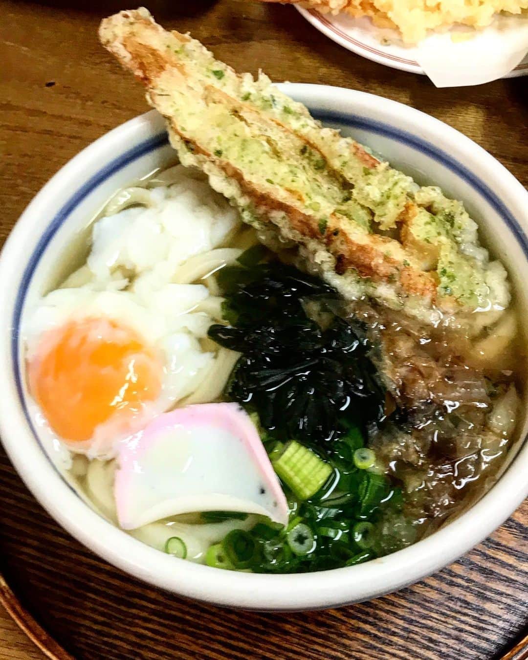 Li Tian の雑貨屋さんのインスタグラム写真 - (Li Tian の雑貨屋Instagram)「Never a big fan of udon but the udon from Kagawa truly blown me away. Excellent noodles and the clean, hearty broth almost speaks magic. Paired with Chikuten (fried fish cake). Best of all this was amazingly affordable at only ¥420! • • • • #dairycreameatsjp #japan #japanese #shikoku #四国 #四国グルメ #igersjp #retrip_gourmet #japan #yummy #igfood  #foodporn  #instafood #vscofood  #bonappeti #delicious #kagawa #sgfoodies #roadtrip #musttry  #sgtravel #sgtraveller」3月24日 14時14分 - dairyandcream