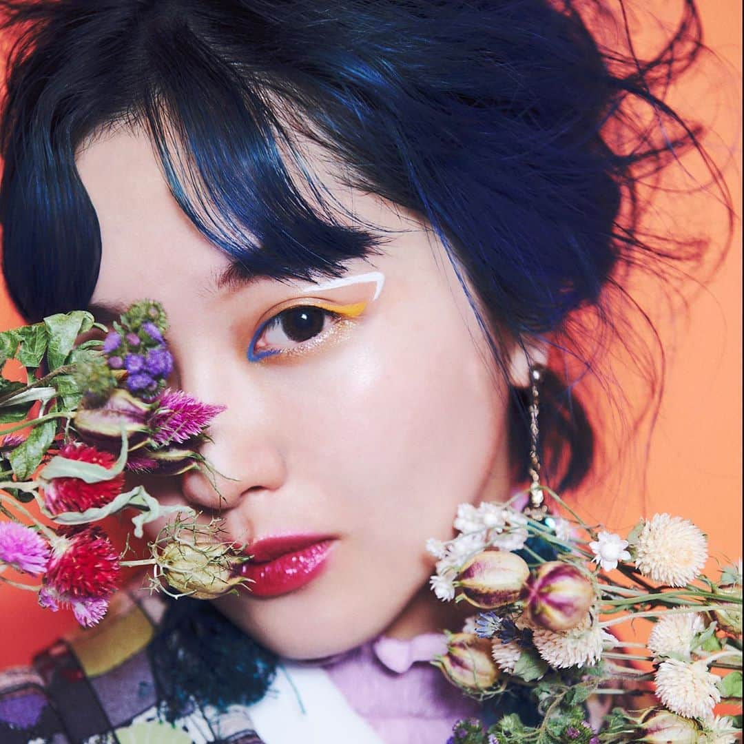 佐々木萌のインスタグラム：「3.13誕生日を迎えました . . いつもお世話になっている皆さんとバースデイフォトを作りました 支えてくれる皆様に感謝です. 表現について向き合う年にします photo:@toshisenda_photographer  hair make:@yukikoohori.hm  kimono:@mojha_official  sp thanks: @reomasuda  @yuuki_shimada_senda」