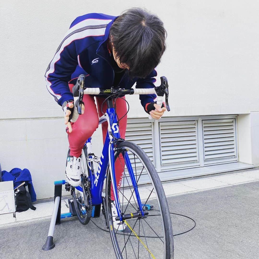 伊藤健太郎のインスタグラム：「日課  #弱虫ペダル #ウォーミングアップ #伊藤健太郎」