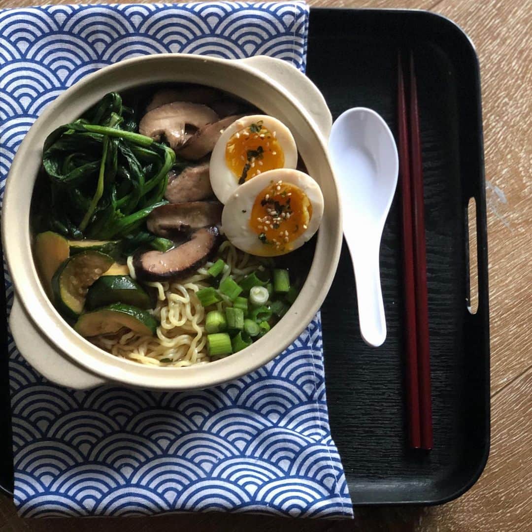 のインスタグラム：「Back in the day, I used to collect CDs that were imports, singles, and limited editions with colorful booklets and artwork. Now they sit in binders in the garage collecting enough dust to turn Marie Kondo’s pastel pink cardigan to well..a dusty rose. But now I collect noodles, out of mere curiosity. Cheaper than CDs I suppose. Noodles from Korea, Vietnam, Taiwan, any Asian country really. Nutrient wise, there are none, but they’re quick, easy and filling.So today was supposed to be packaged noodle night, but it turned out I had frozen veggie miso ramen broth I made a month ago, and frozen ramen noodles. Topped with sautéed yu choy, mushrooms, zucchini and a ramen style egg, this ramen made for a satisfying meal. Next time I’ll post the packaged stuff. 😉 🍜」