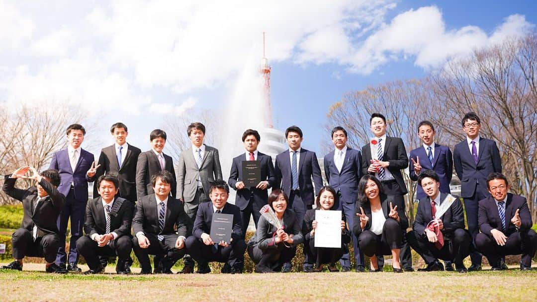 東海大学（公式）さんのインスタグラム写真 - (東海大学（公式）Instagram)「📸写真募集📸 卒業生の皆さま、ご卒業おめでとうございます🌸🌸 東海大学で過ごされた日々の記憶は、皆さんにとってかけがえのないものとなる事を願っています💫そんなかけがえのない思い出の日々の写真をメンション【＠tokai_univ】👈で投稿してください✨💡写真は集合写真や、クラブ活動風景など形式は問いません🏃🏻‍♂️👫🙆‍♂️ 皆さんの投稿をお待ちしています🌈✨ 投稿期間：3月24～26日（木） #東海大学 #卒業 #思い出」3月24日 15時10分 - tokai_univ_