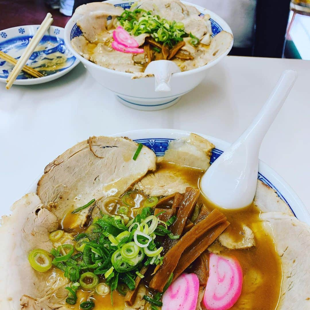 HIROさんのインスタグラム写真 - (HIROInstagram)「親父さんと昼ごはん🥳また来た🤣 #丸高中華そば  #ラーメン  #六十谷 #和歌山  #和歌山ラーメン #ランチ #昼ごはん  #ラーメン好きの親父」3月24日 15時16分 - hiro19770420