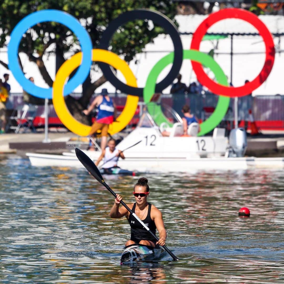 リサ・キャリントンのインスタグラム：「With the official word from the IOC the @olympics will be postponed to no later than summer 2021.  As we all know decisions that impact so many people need to be well thought out and considered.  The impact of Covid-19 on our World has meant we have had to make changes to look after each other.  As we go into lock down in NZ, I can’t be more proud of our leader @jacindaardern and my country.  I will be training as best to my ability over the next month in isolation along with many other athletes.  We are now going into a new normal, so please look after everyone, be kind ❤️❤️Lisa」