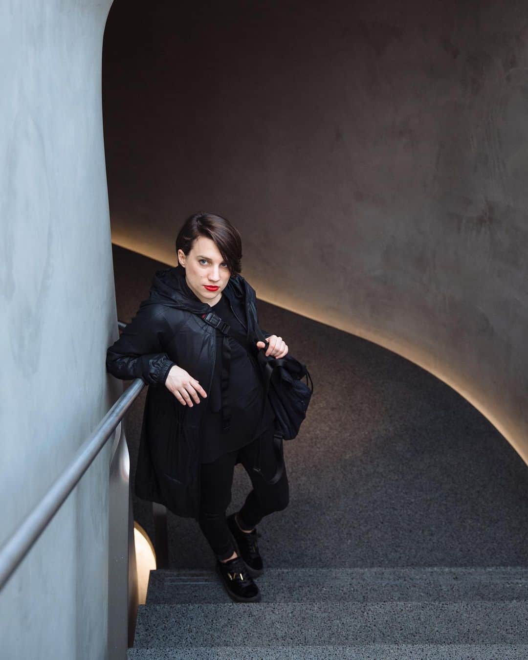 ローレン·ランドルフのインスタグラム：「These times may feel scary, and a lot is unknown, but now more than ever it’s important to connect with people.  When I finally met @anasbarros “IRL” it was just like two silly friends/cousins/sisters who had been separated for years. The friendship we were able to form online translated so easily in to the real world. This girl has one of the most infectious laughs, I can’t wait to someday visit her around the world at home and catch right up where we last left off.  More from my on-going photo series of friends I first met online. #whoimetontheinternet」